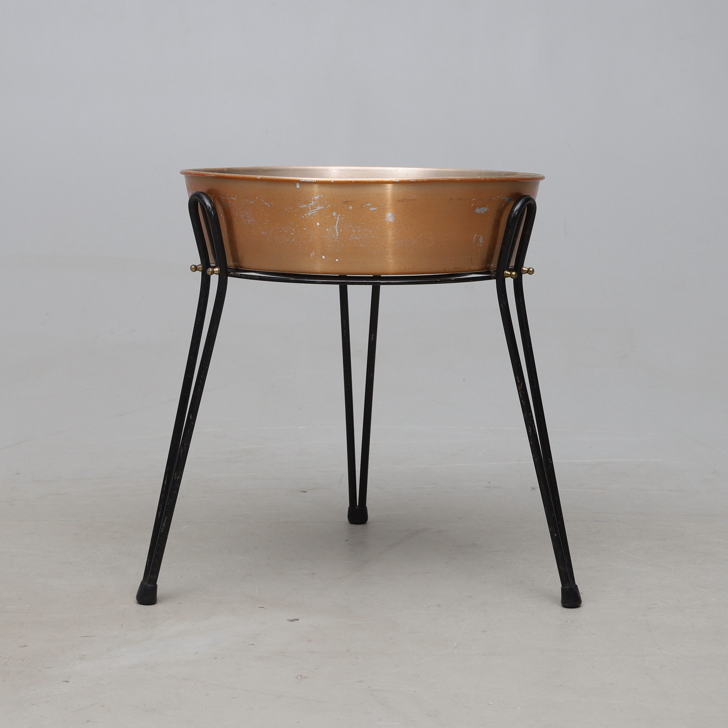 BLOMSTERBORD, 2 delar, metall, 1950-tal.