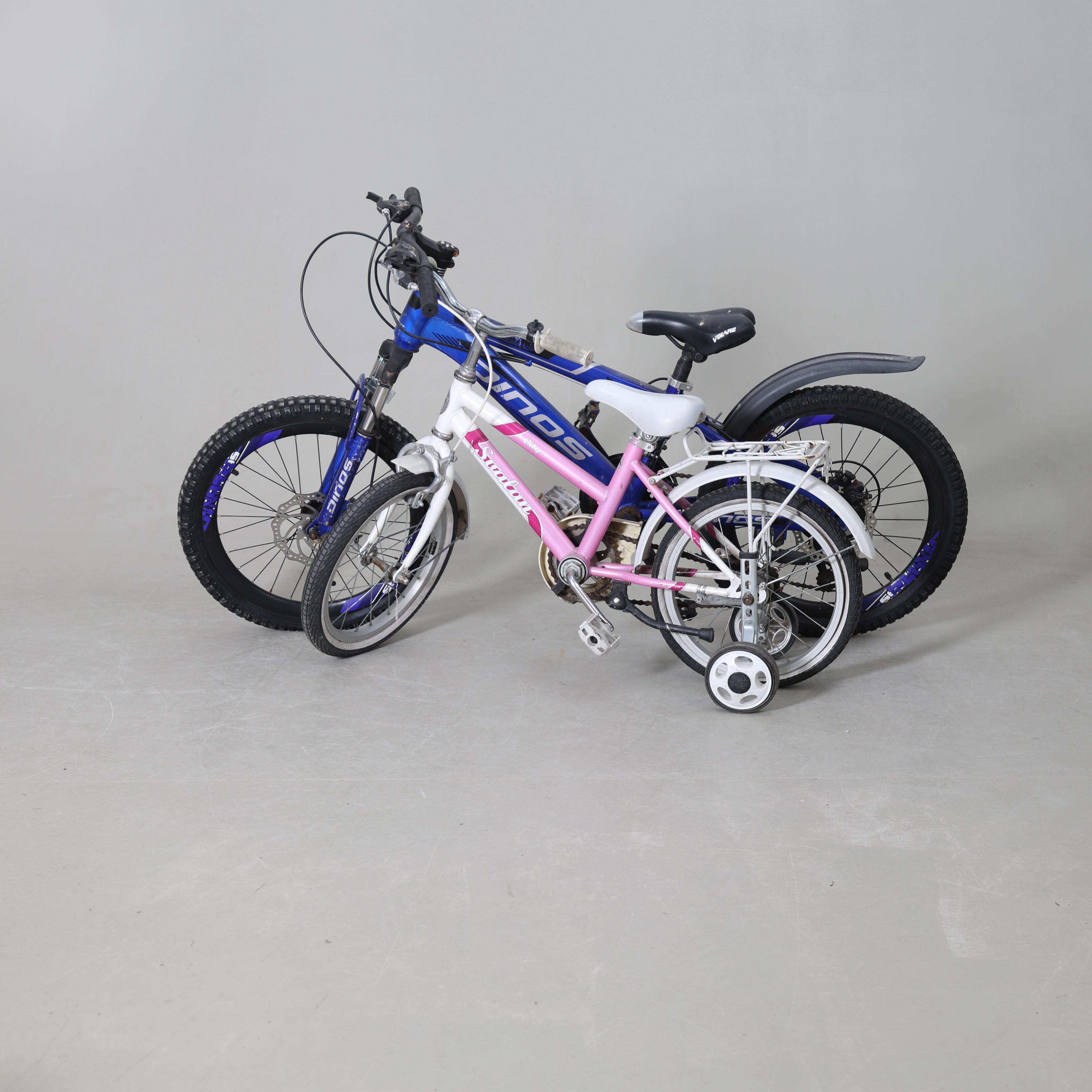 2 CYKLAR, CITYSVALAN, DINOS.