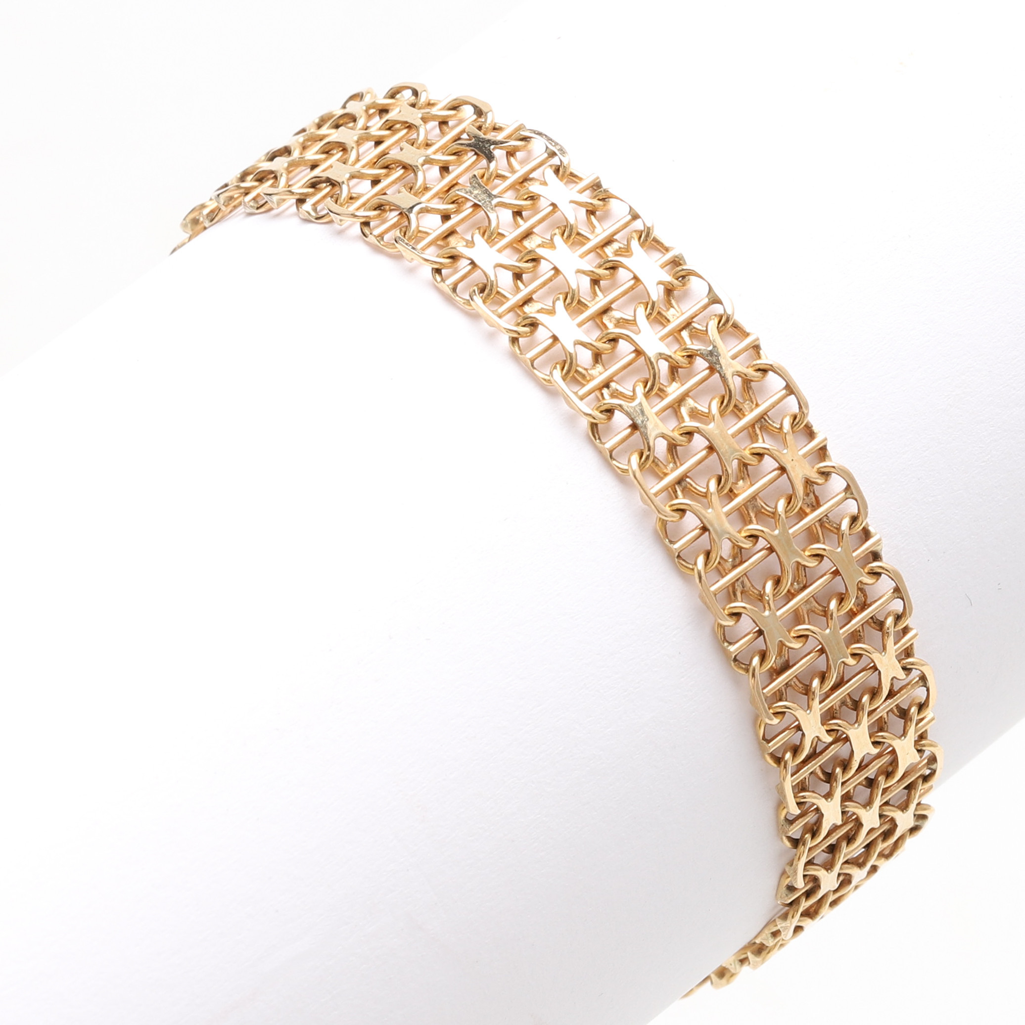 ARMBAND, 18k guld. Svenska stämplar. X-länk med stav. vikt ca 17,6 gram.