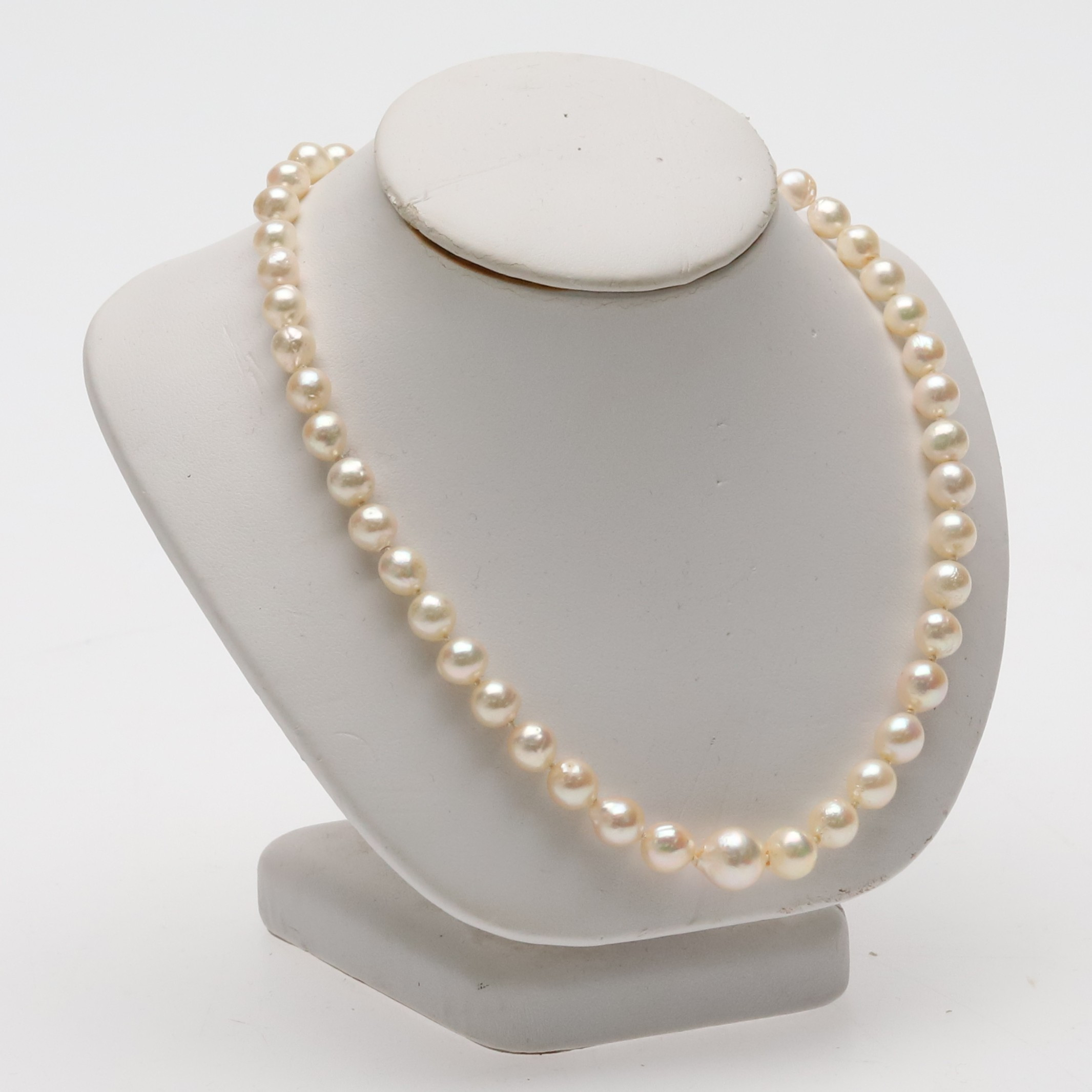 Collier med pärlor & lås av sterlingsilver.