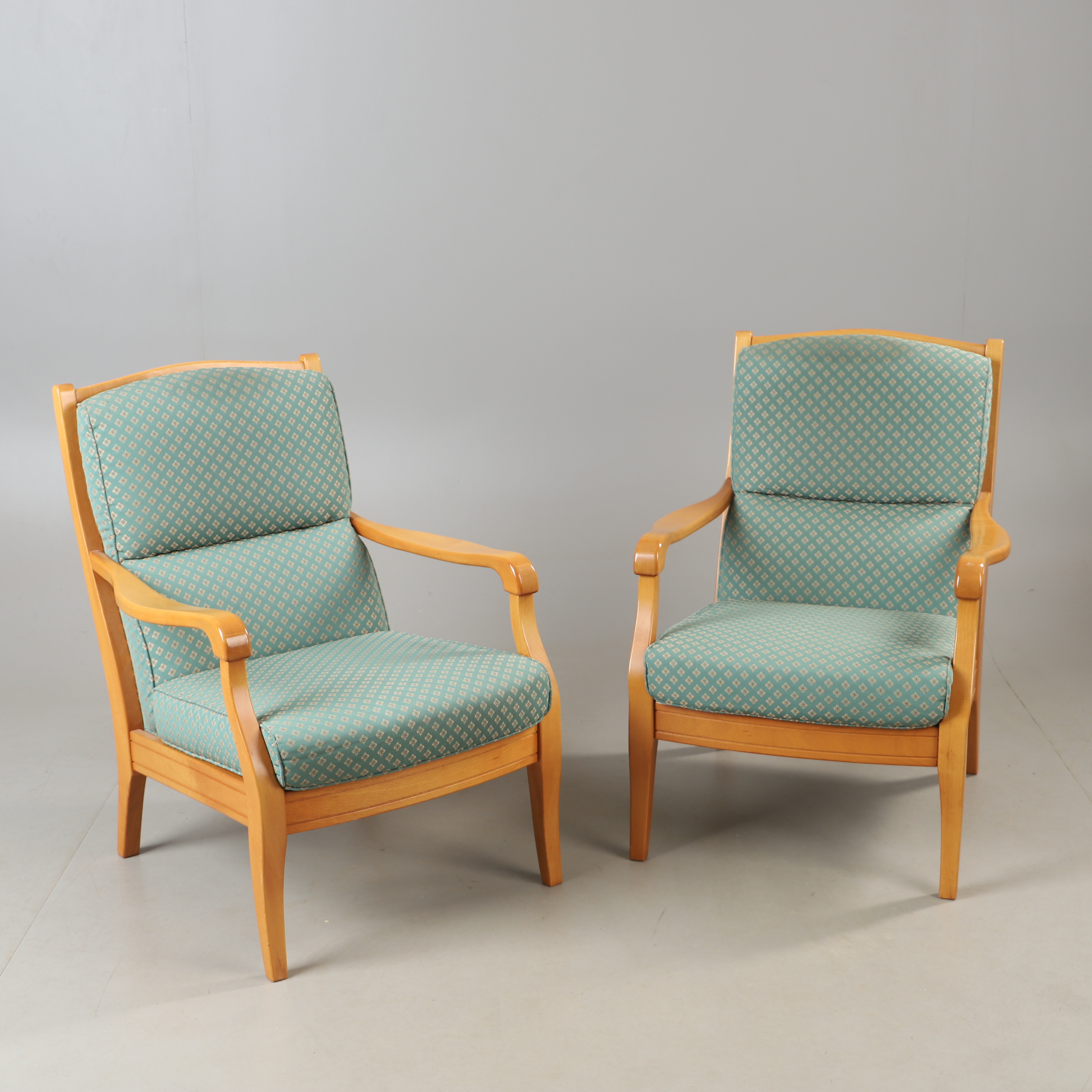 FÅTÖLJER, 1 par, bok och textilklädsel, Engels, Örkelljunga, 1900-talets andra hälft.