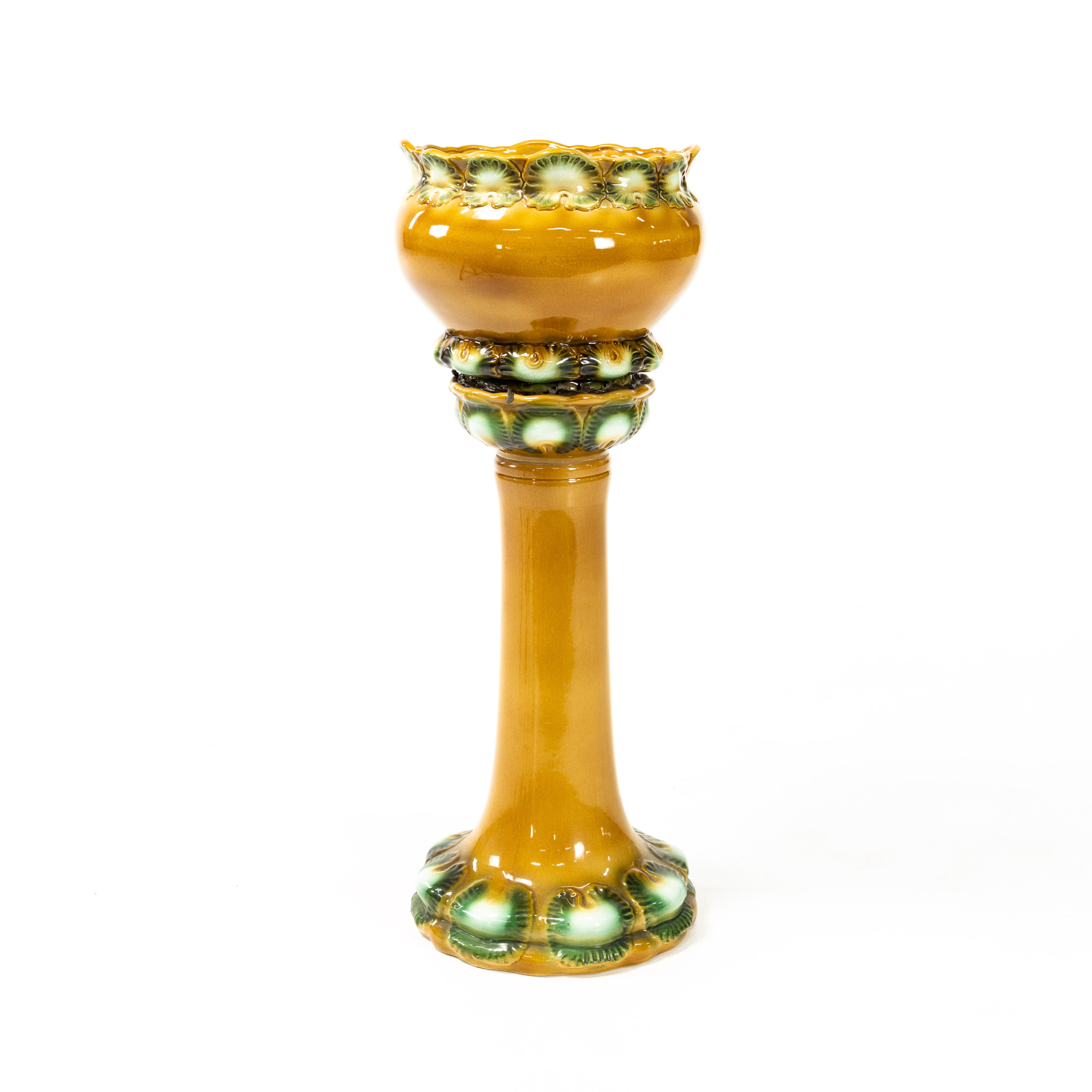 YTTERFODER PÅ PIEDESTAL, Blakeney, England, höjd 80 cm.