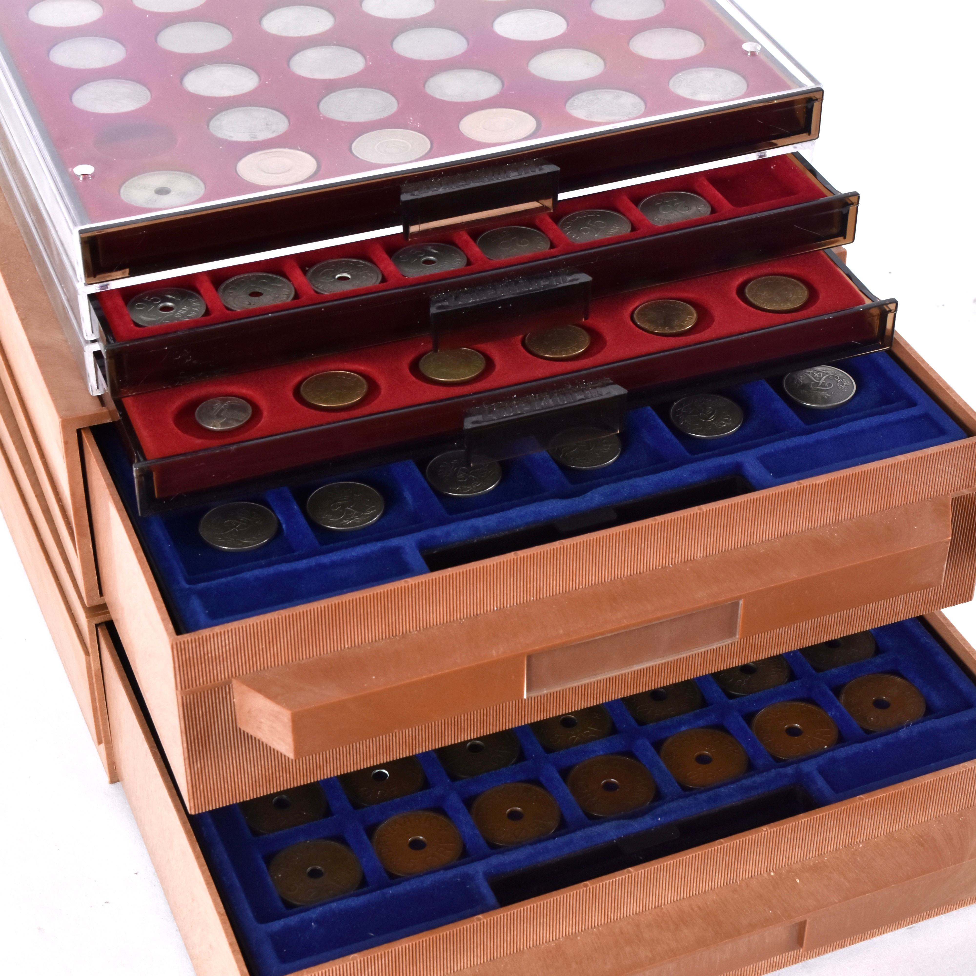 STORT PARTI MYNT, Skandinavien, 1900-tal, något silver.