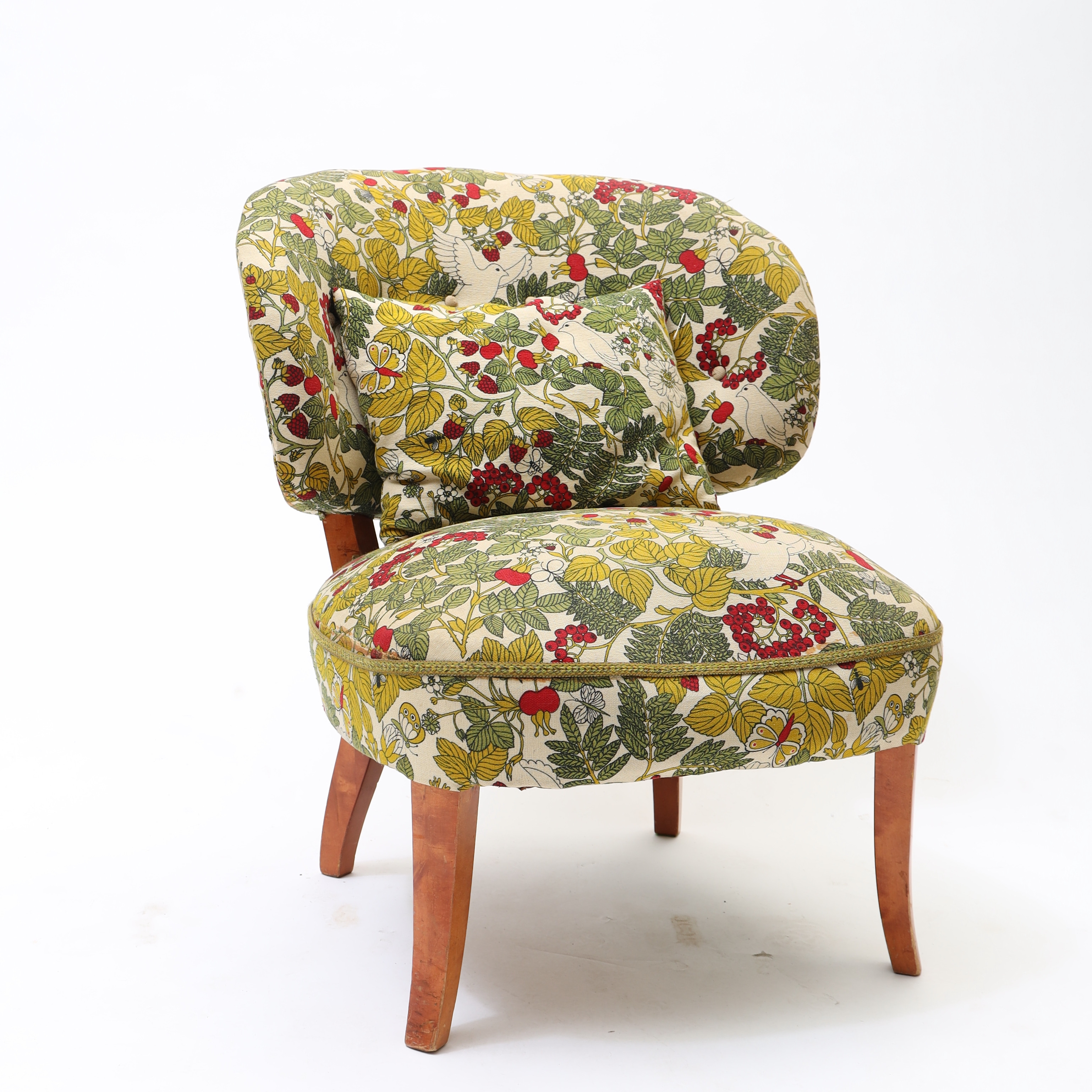 CARL MALMSTEN. "Gamla Berlin" Fåtölj, betsade ben, textil klädsel.