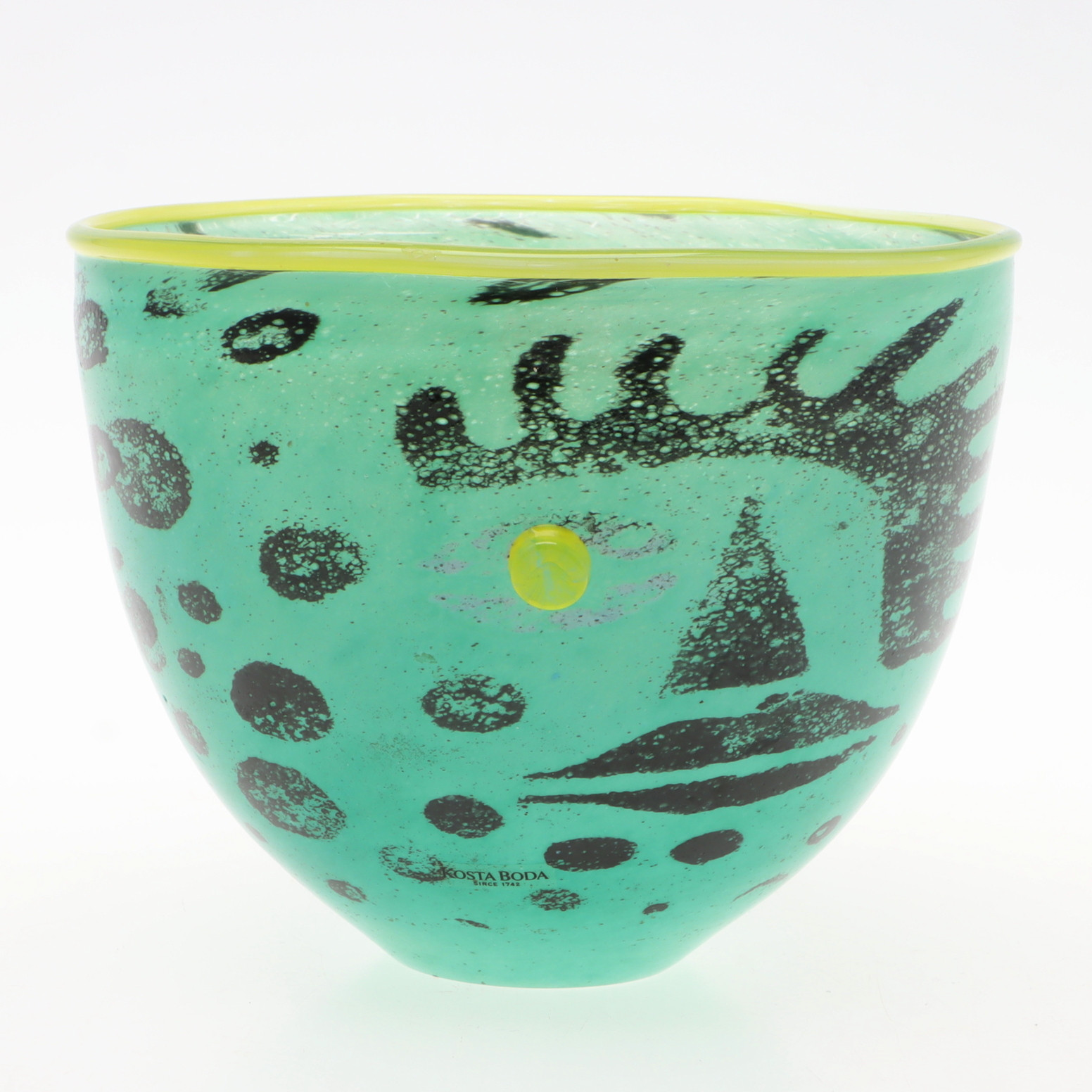 KJELL ENGMAN. Skål, konstglas, Kosta Boda atelier, signerad.