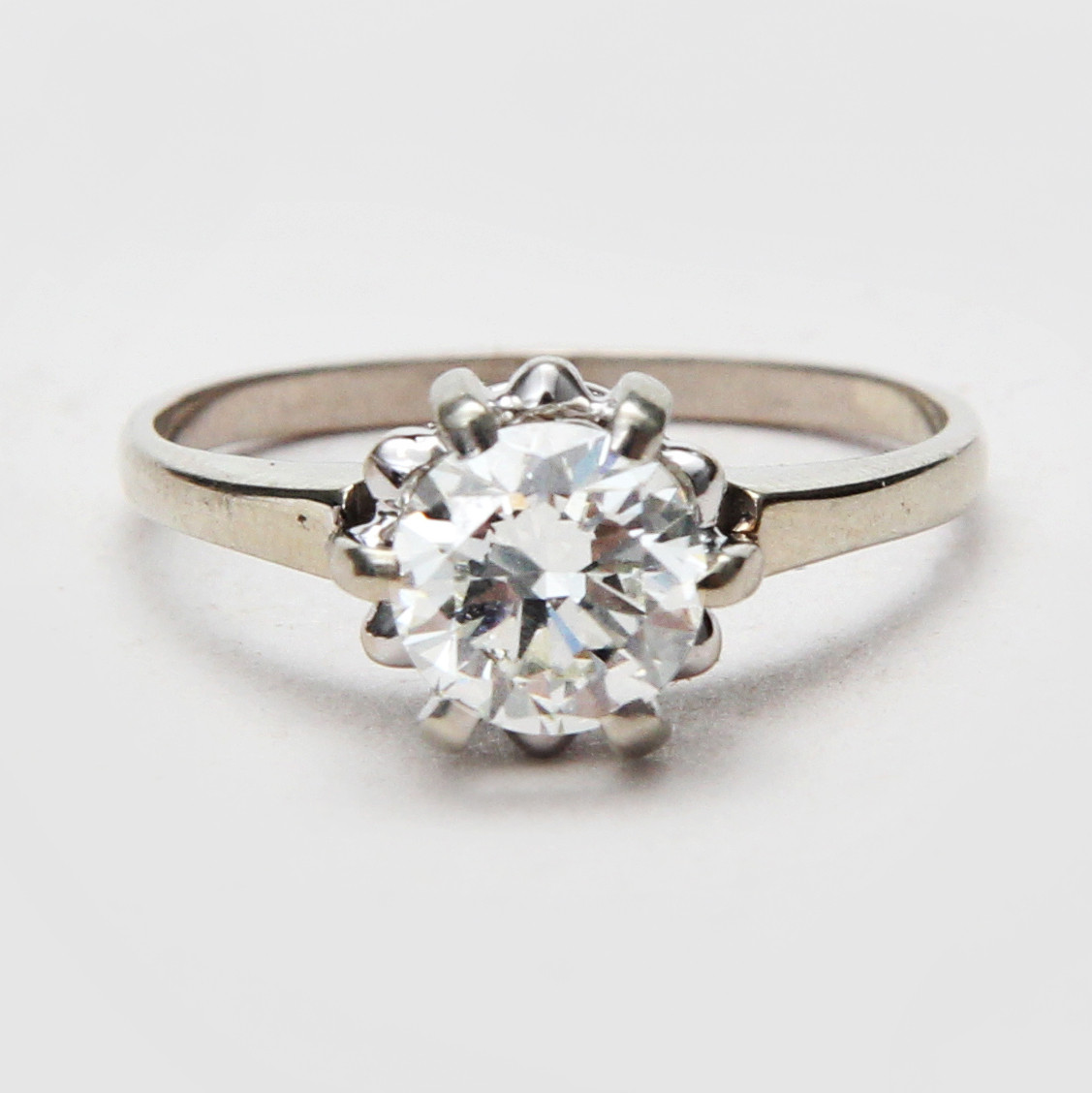 RING, 18 k, vitguld, 1.22 ct, med värderingsintyg från 2017.