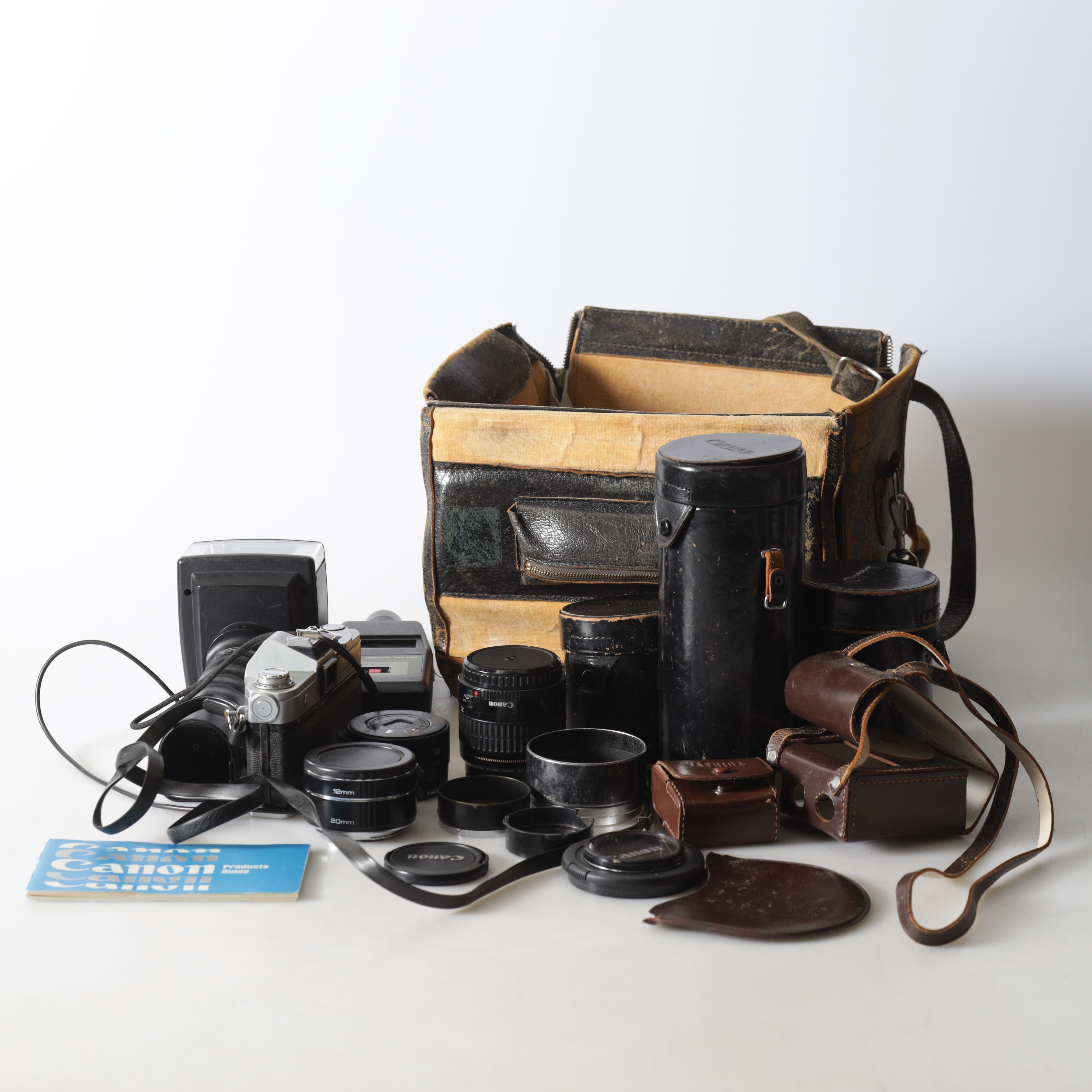 KAMERA, Canon FT Analog med tillbehör,ca 20 delar, 1900-tal.