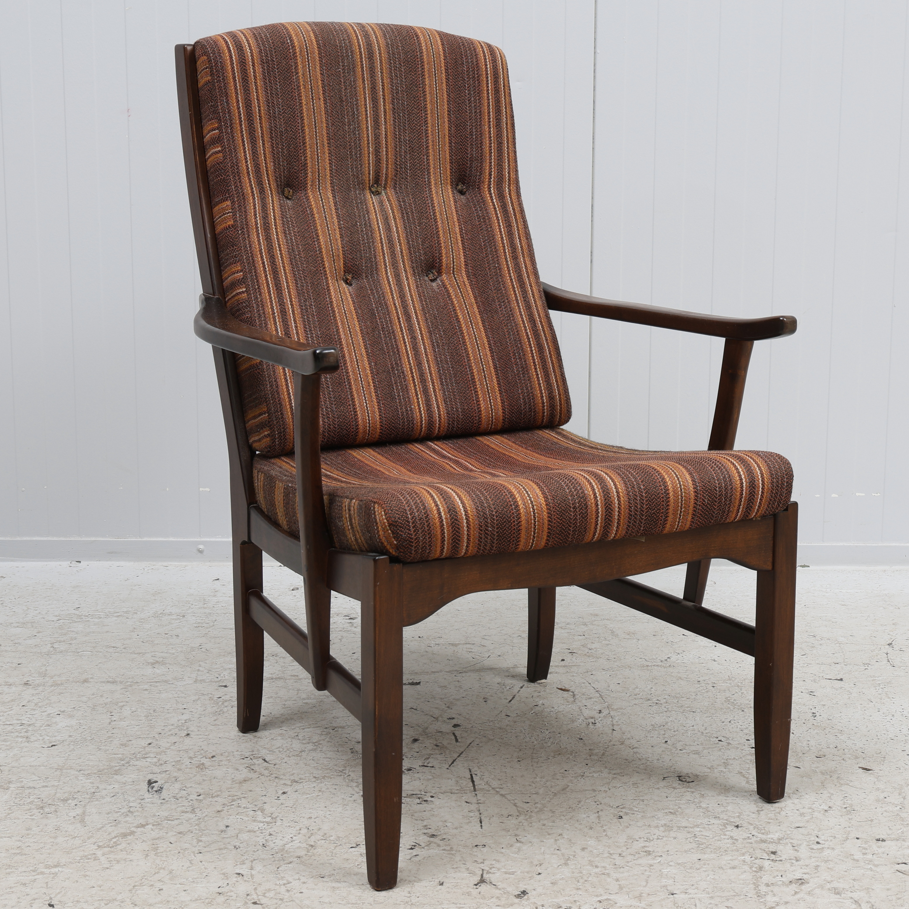 CARL MALMSTEN. Fåtölj, "Stora Fjäderbrickan", i björk brickmärkt AB OH Sjögren, 1900-talets andra hälft.