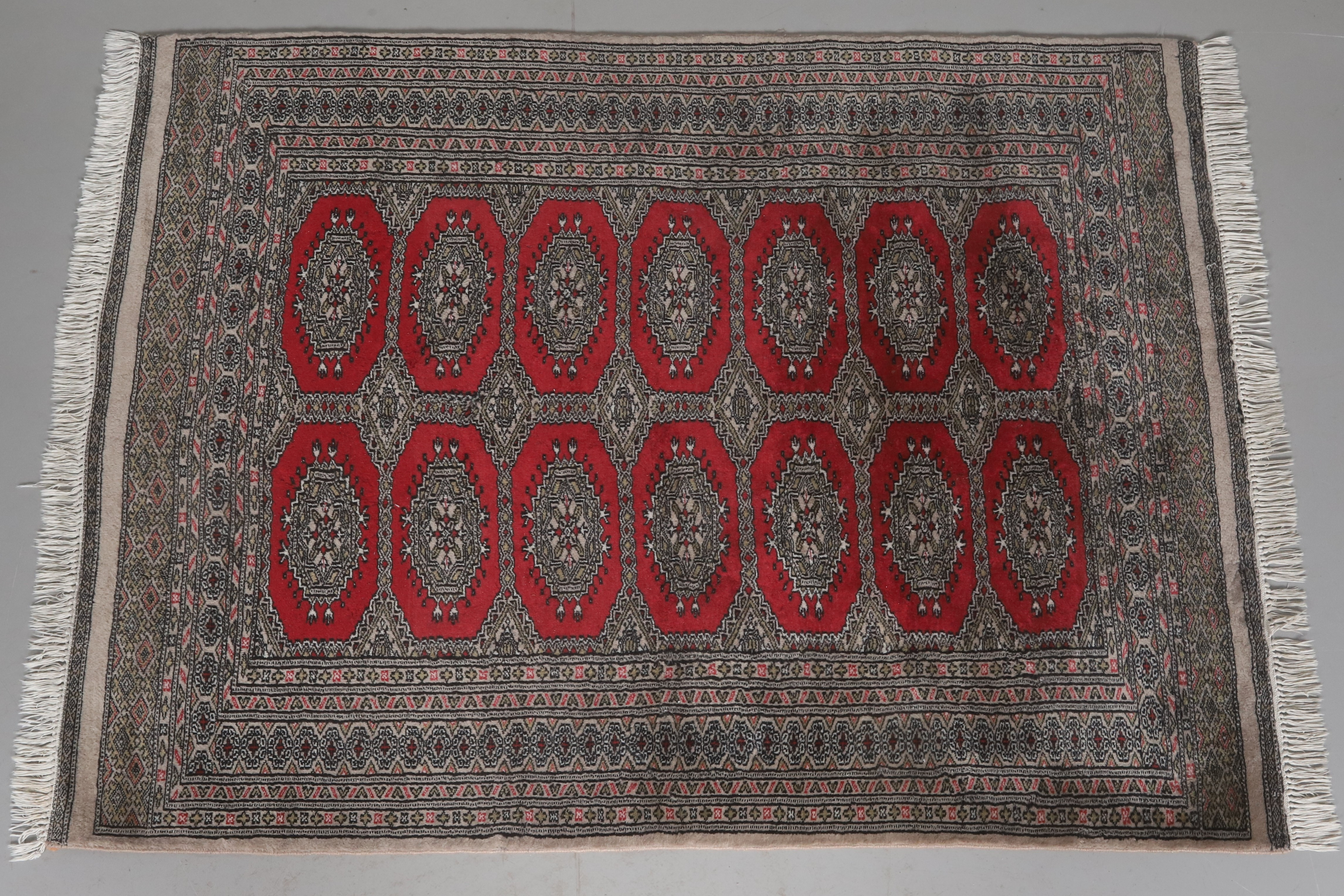 MATTA, Handkunten, Bochara, Silke, Pakistan, semi-antik, 128 x 170 cm.