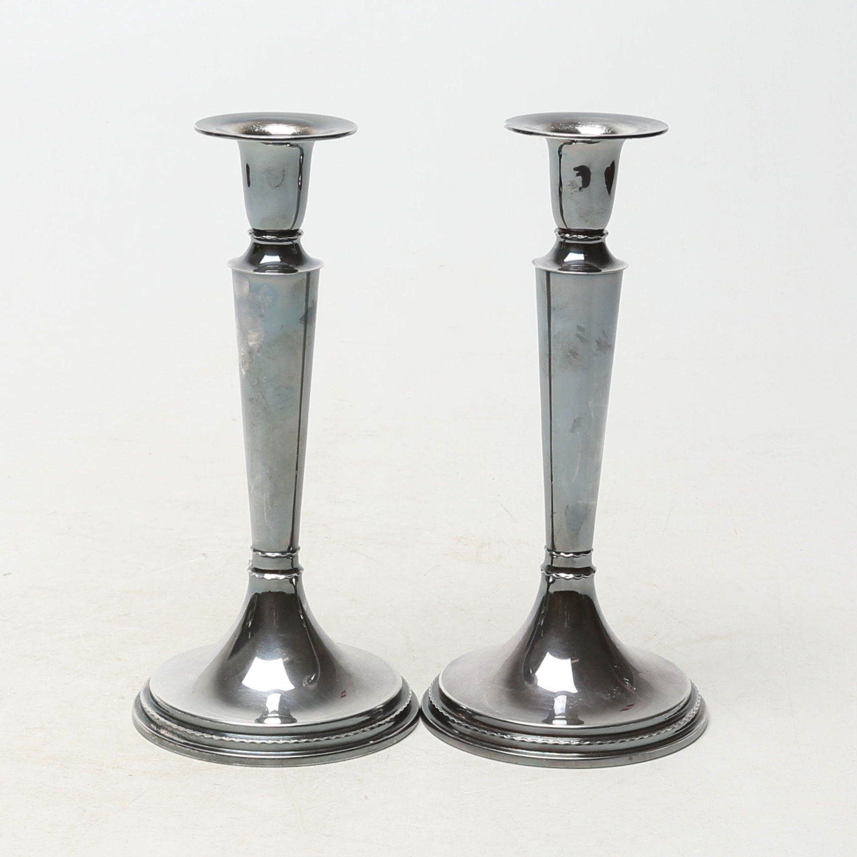 LJUSSTAKAR, 1 par, silver, årsbokastav S9.