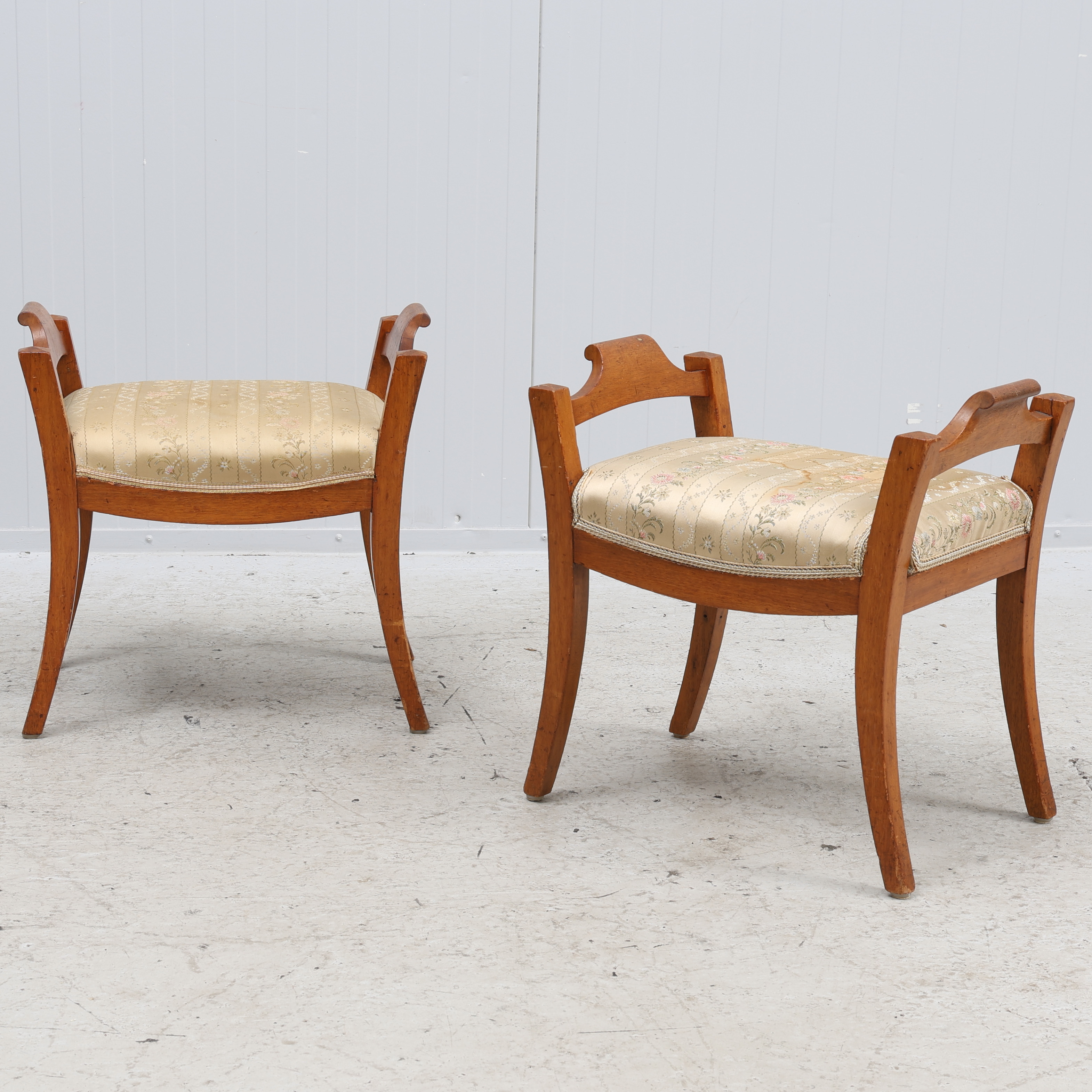 TABURETTER, 2 st, Karl Johan, 1800-tal.