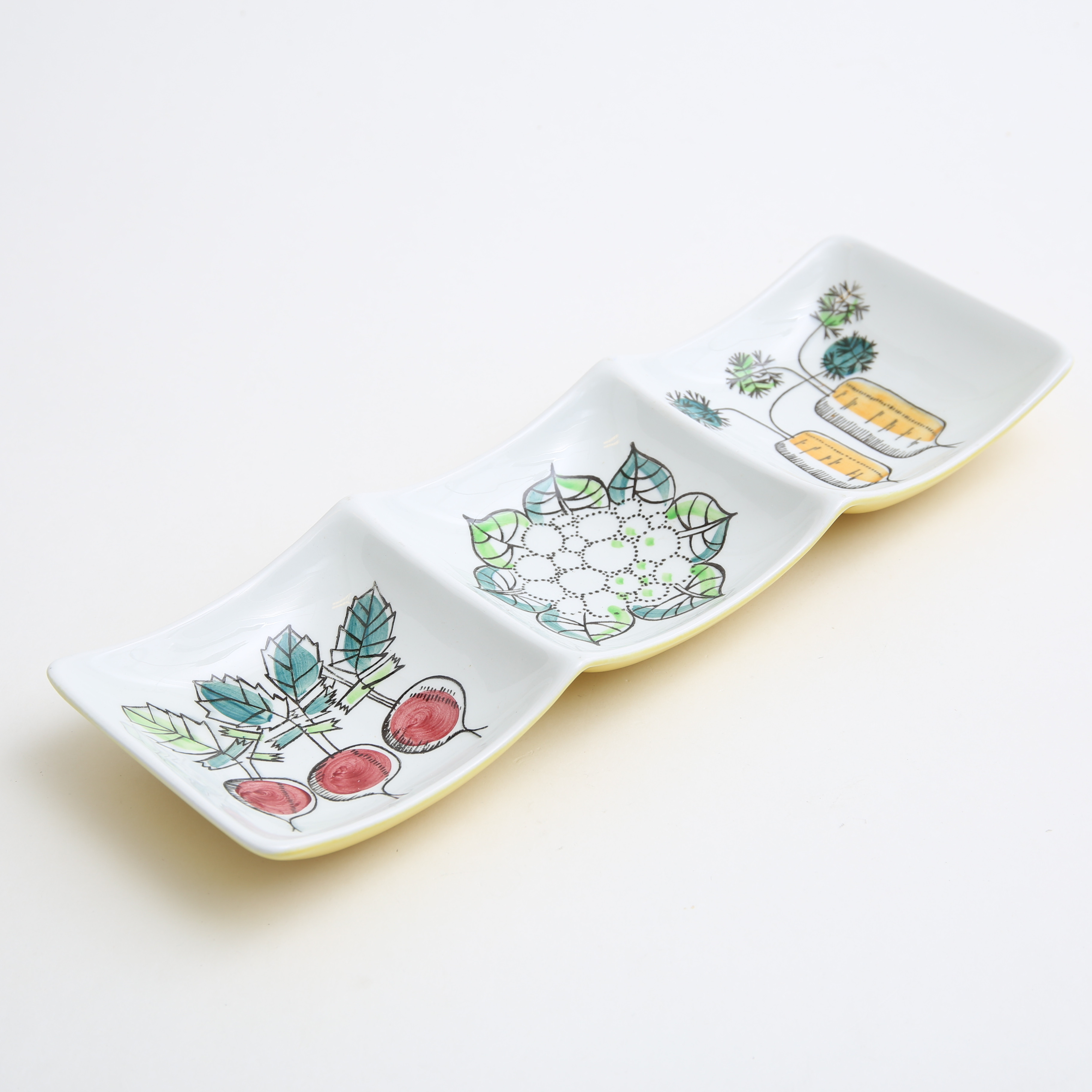 MARIANNE WESTMAN. Trippelskål, "My garden", porslin, Rörstrand, 1900-talets mitt.