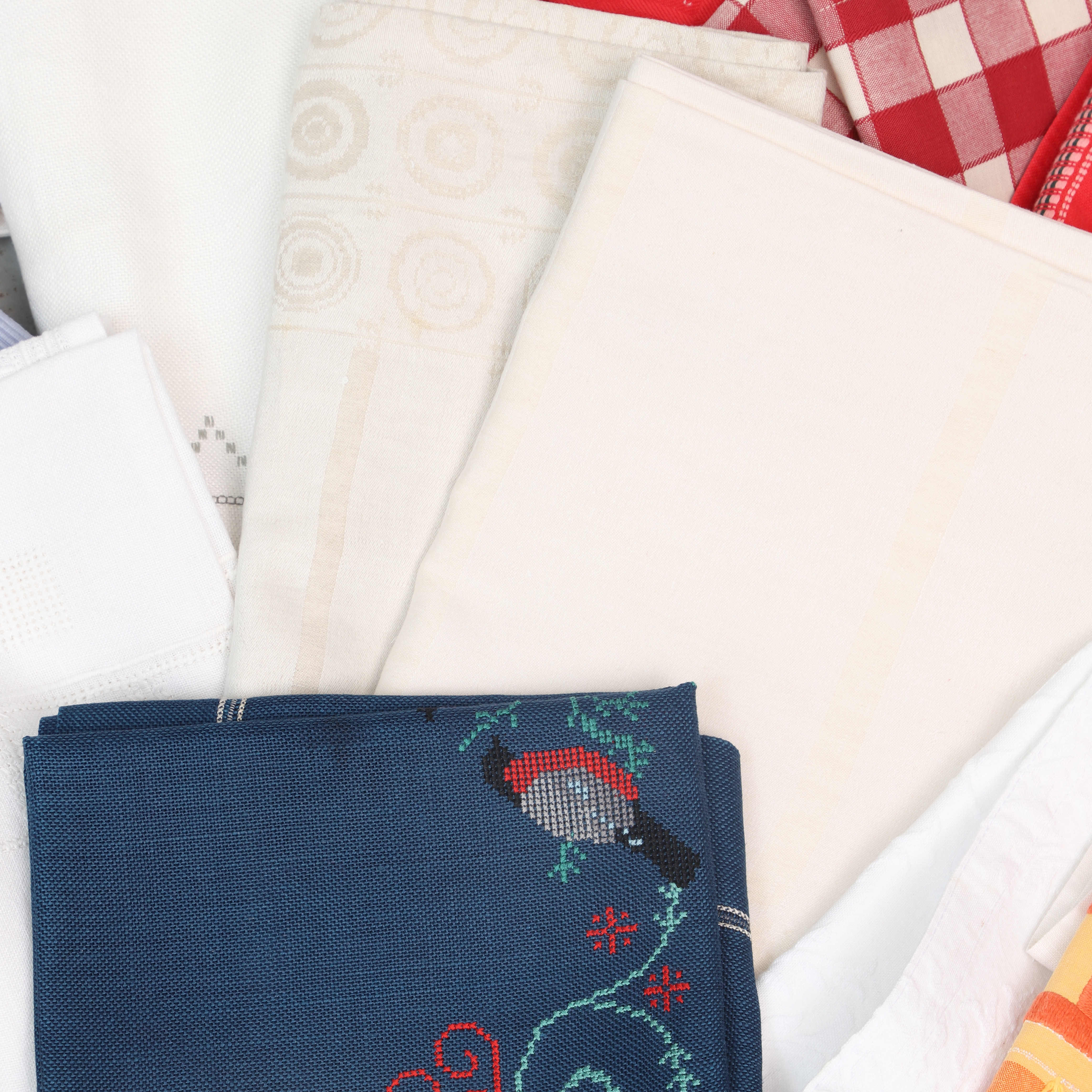 DUKAR, 26 st. textil, olika färger och mönster.