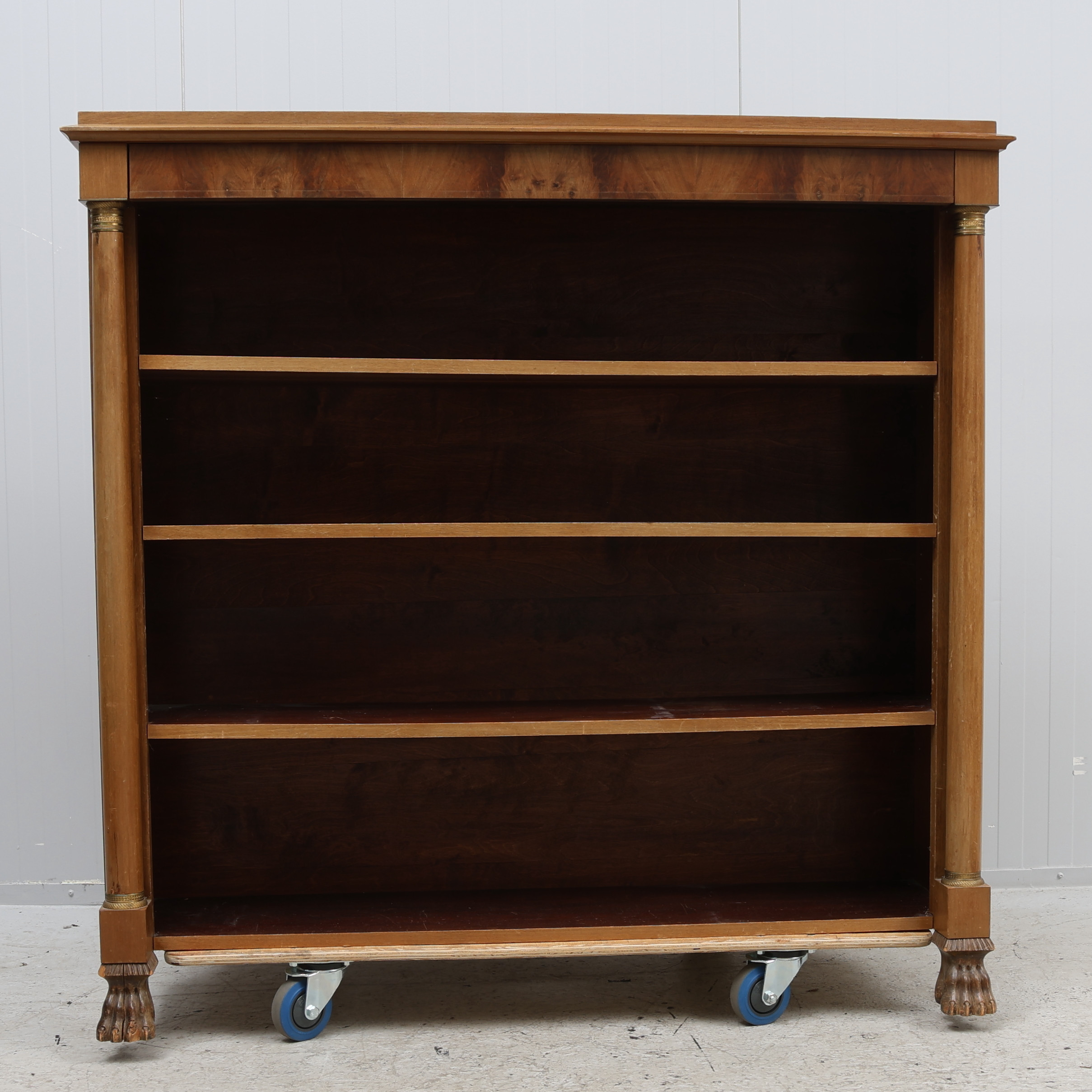 BOKHYLLA, Empirestil, 1900-talets fösta hälft.