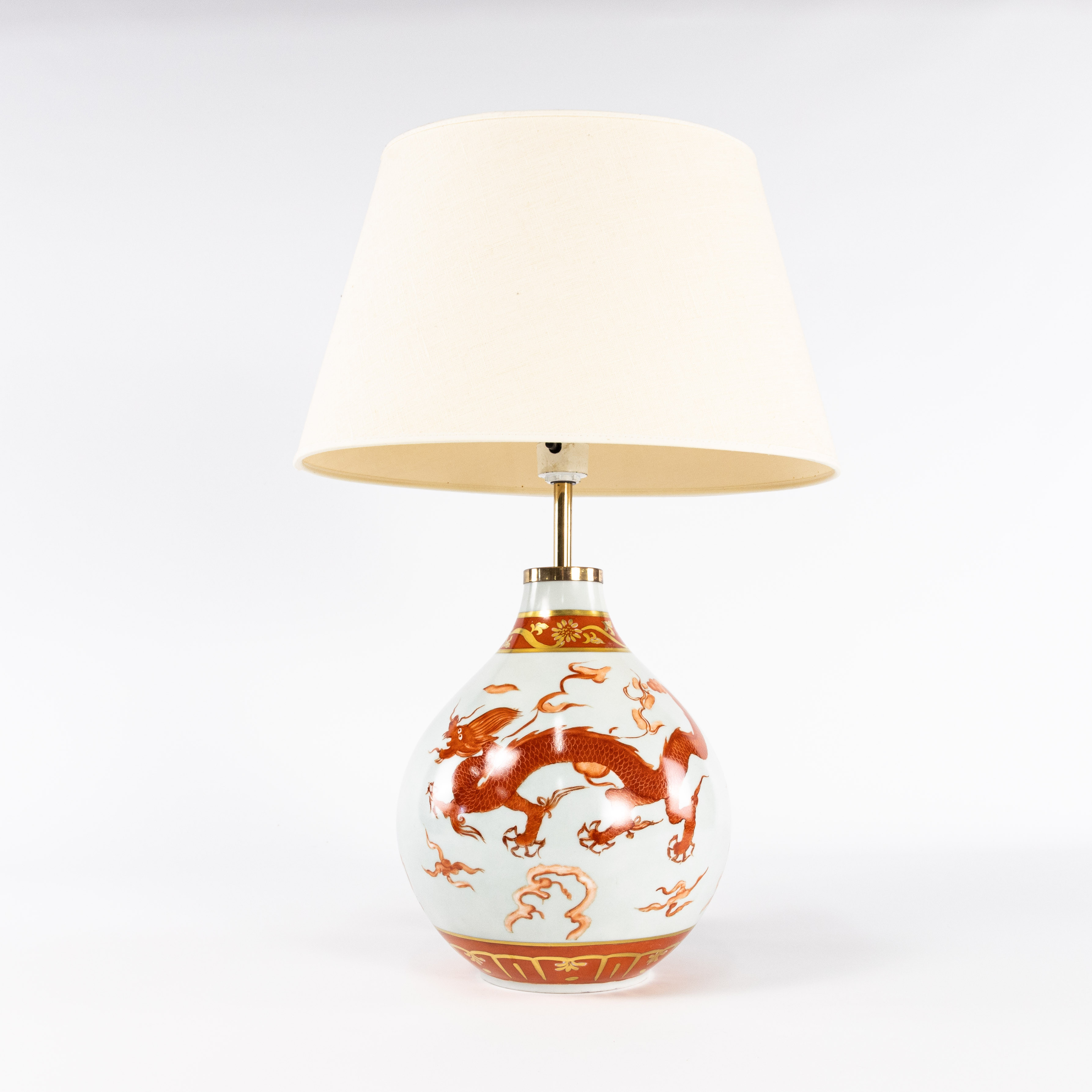 BORDSLAMPA, med drakmotiv, Heinrich, höjd 57 cm.