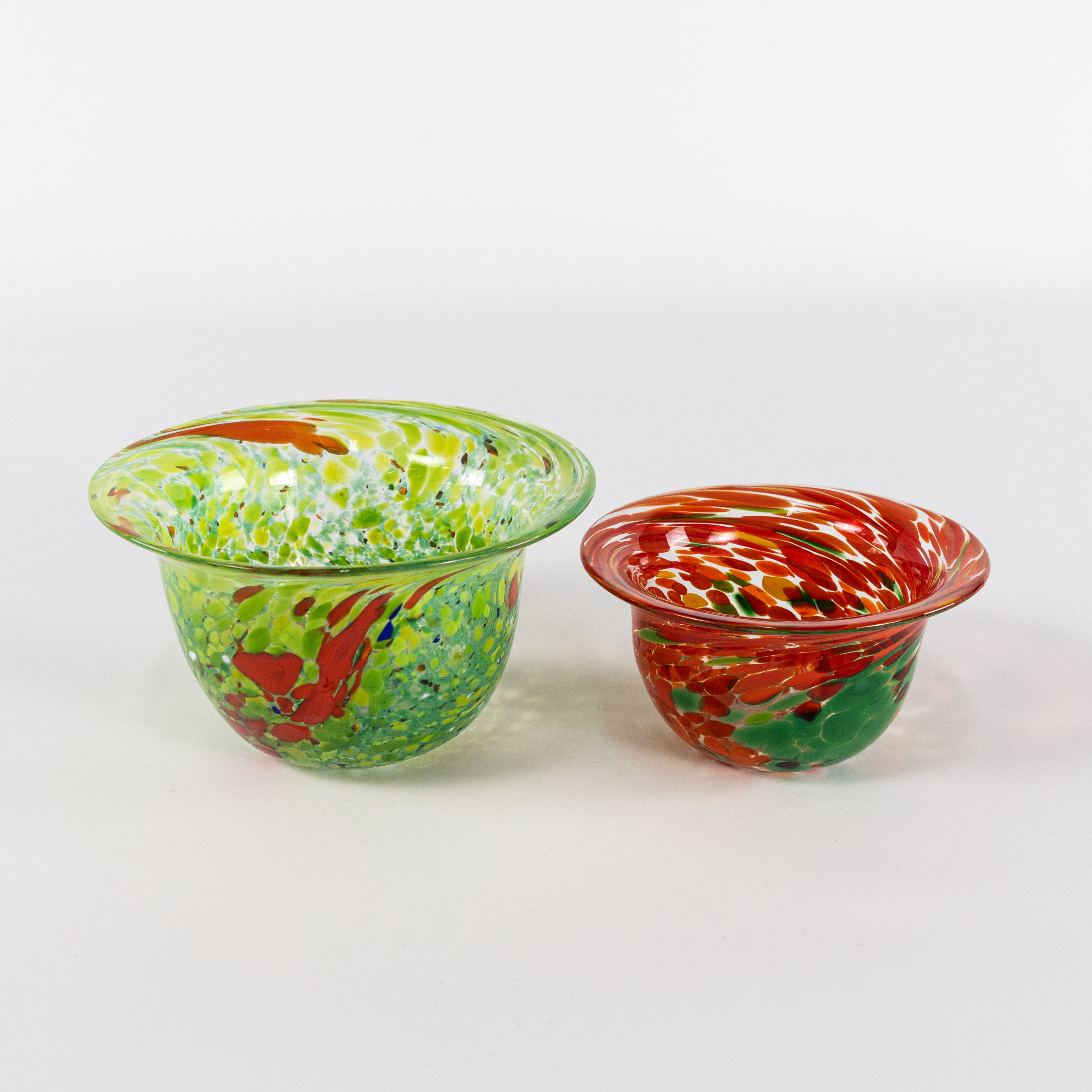 ULRICA HYDMAN-VALLIEN, skålar, 2 st, Boda Åfors, signerade, högsta 9 cm.