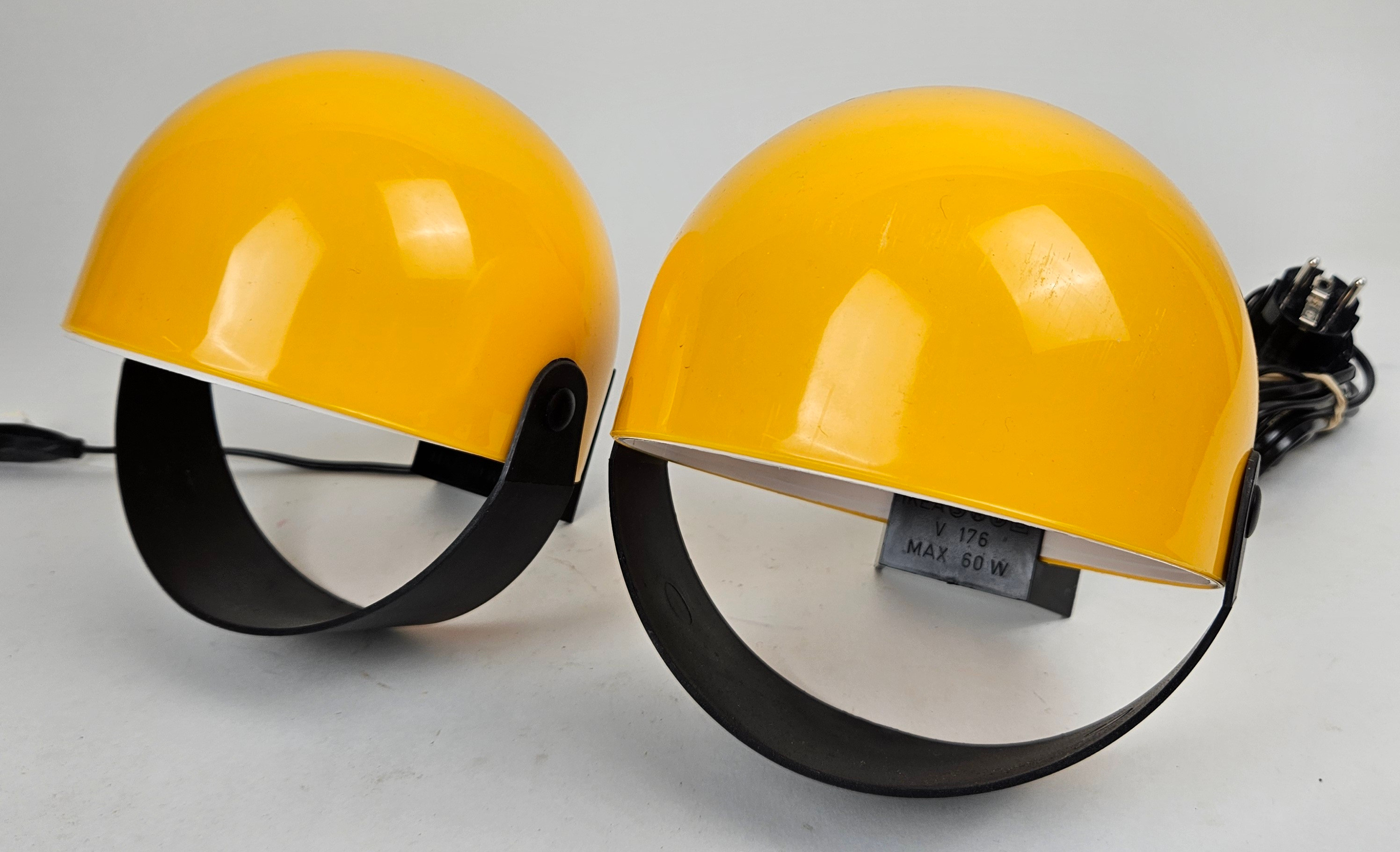 LENNART CENTERVALL. Vägglampor, ett par, plast, "Visir", IKEA, 1970/80-tal.