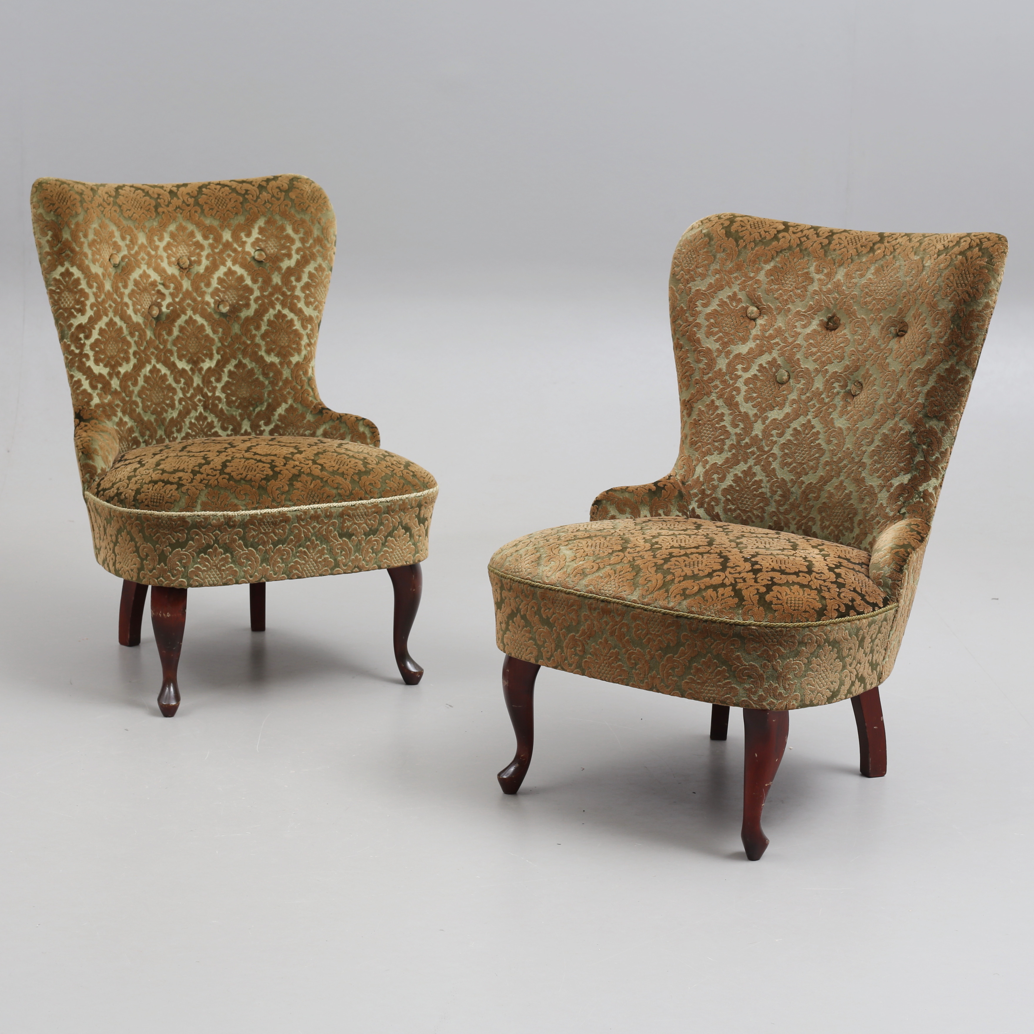 EMMAFÅTÖLJER, ett par, 1900-tal.