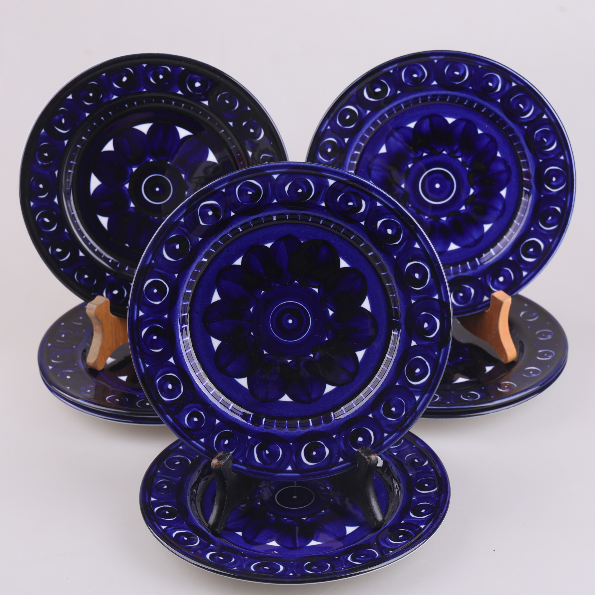 ULLA PROCOPÉ. Assietter, 8 stycken, "Valencia", Arabia, Finland.