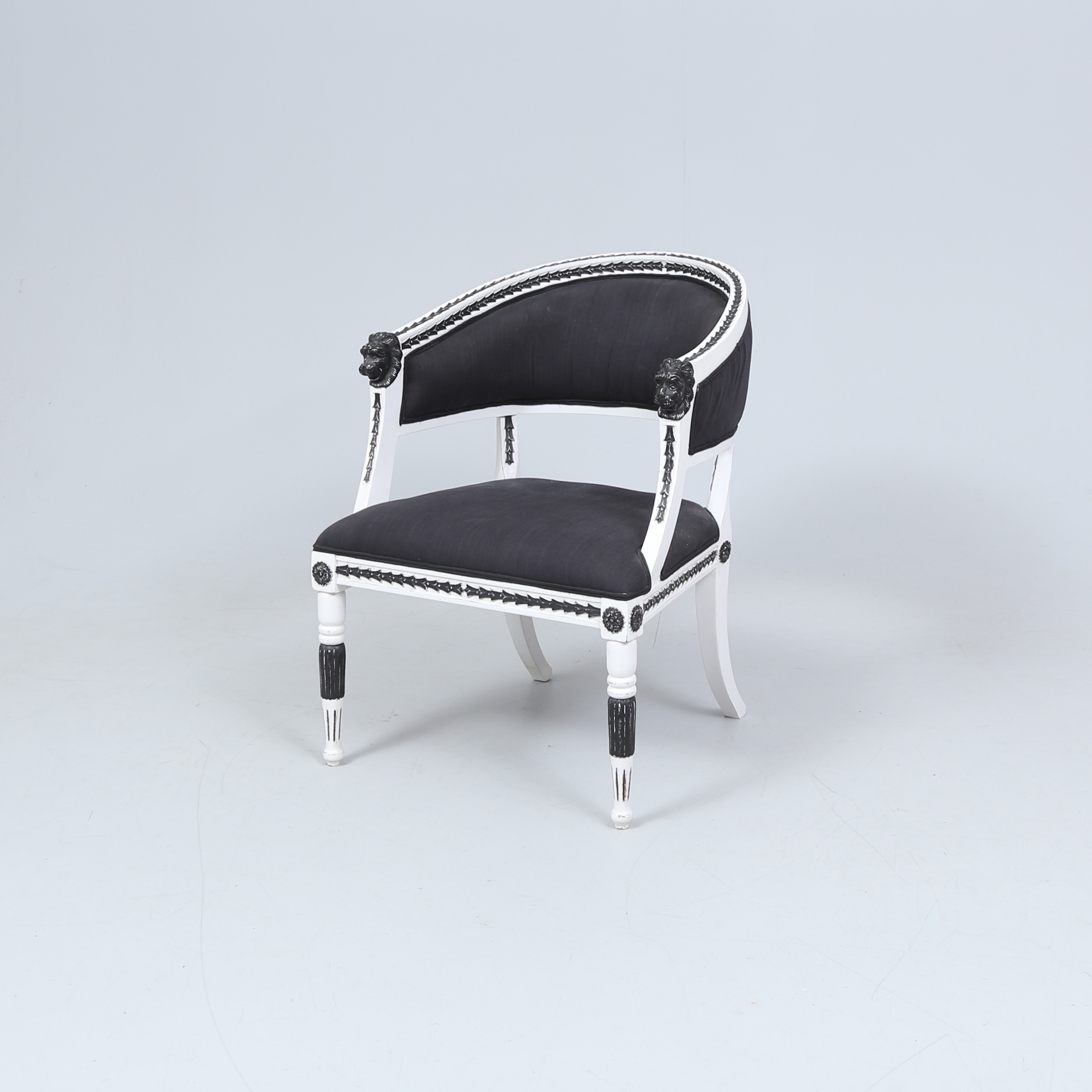 BALJFÅTÖLJ, sengustaviansk stil, 1900-talets andra hälft.