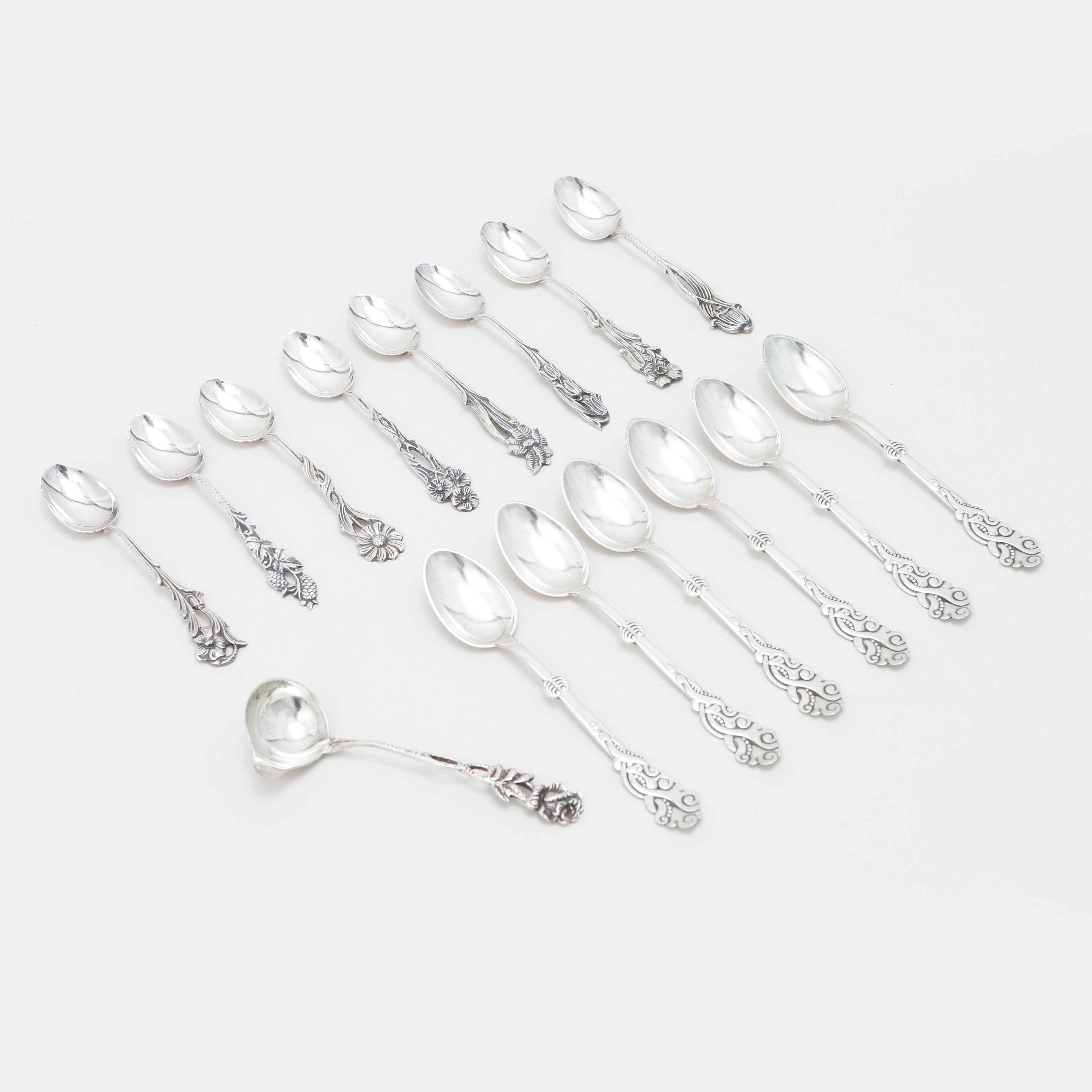 SKEDAR, 14 stycken samt SLEV, silver, totalt vikt 160 gram.