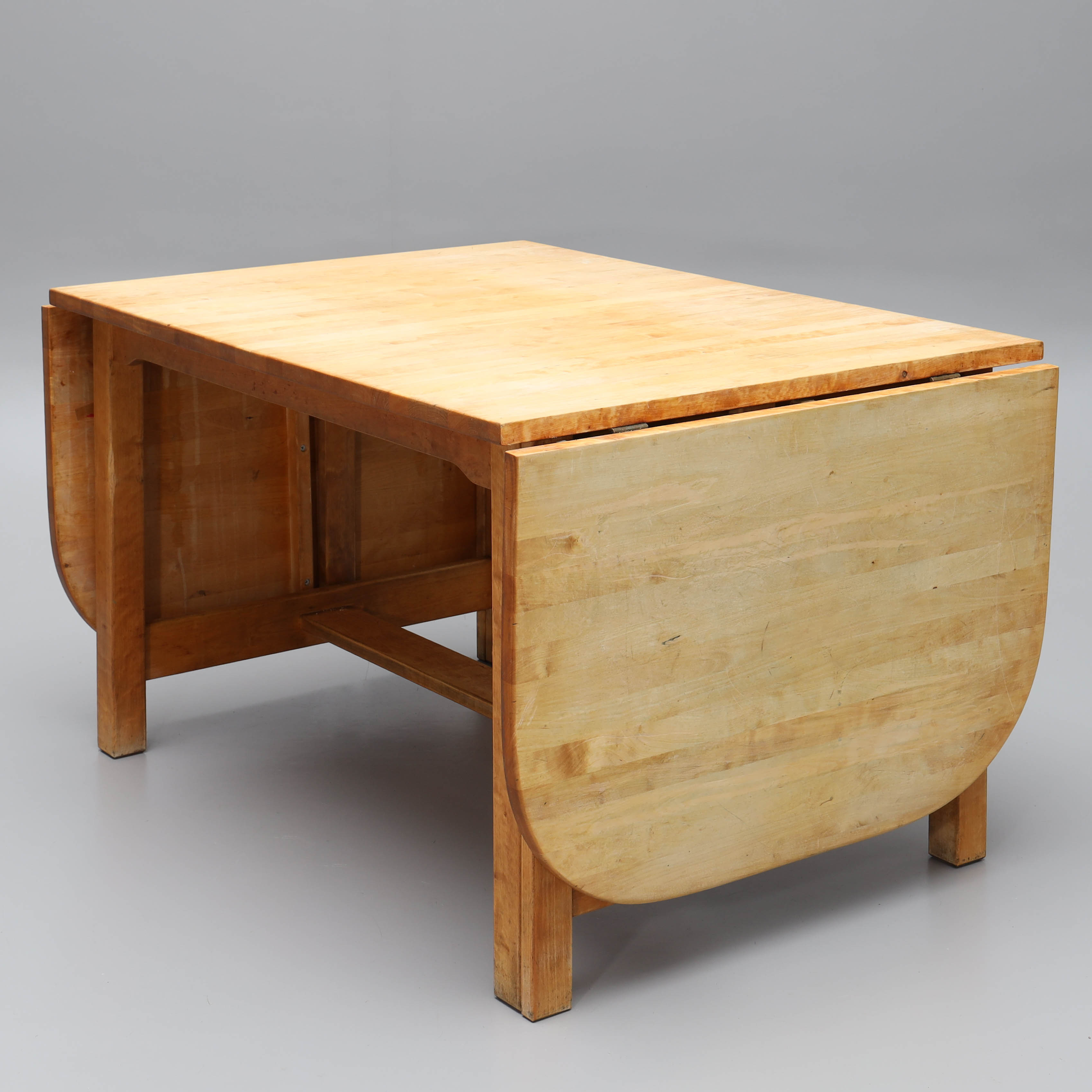 NILS-GÖRAN GUSTAFSSON. Slagbord, stavlimmad björk, Stolab 1900/2000-tal.