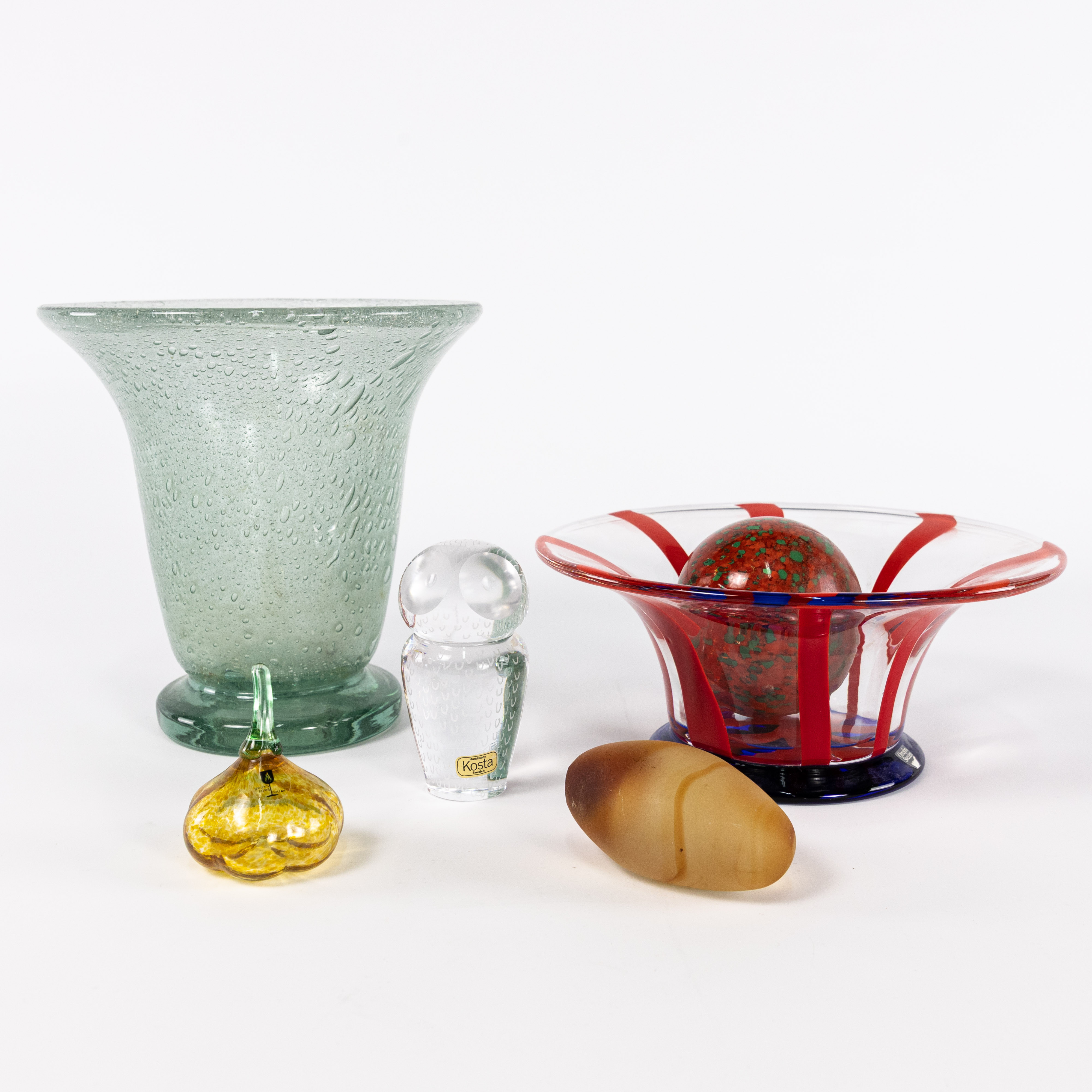 GLAS, 6 delar, bl a Vicke Lindstrand, högsta 19 cm.