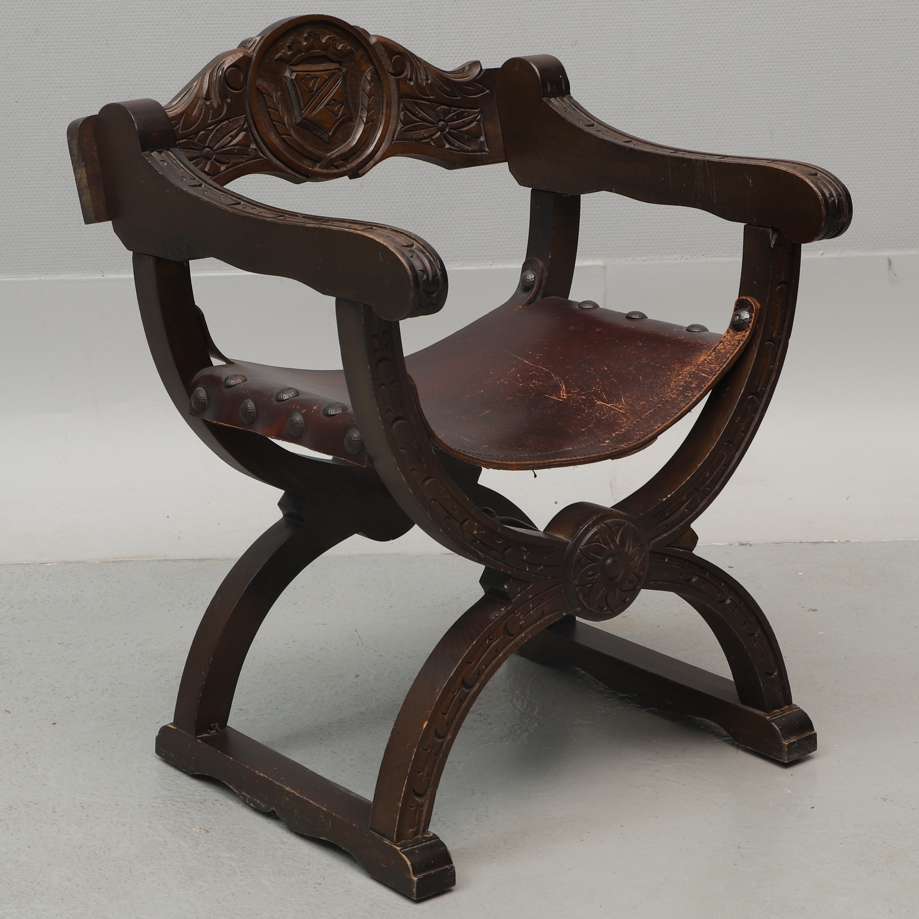 DANTESTOL, trä & läder, nyrenässans, 1800/1900-tal.