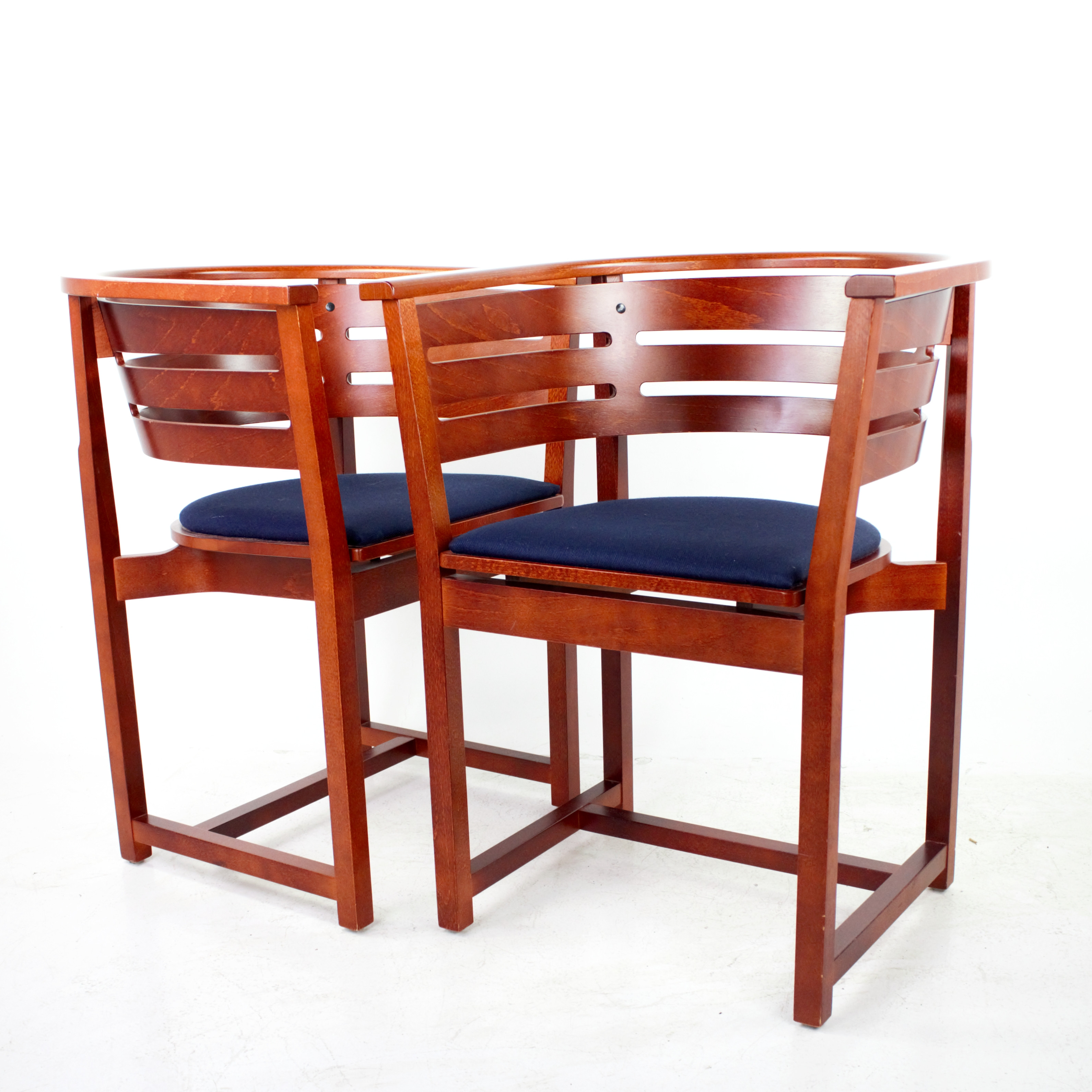 LASSE PETTERSSON. Karmstolar, ett par, "Fuga", betsat lövträ., Swedese.