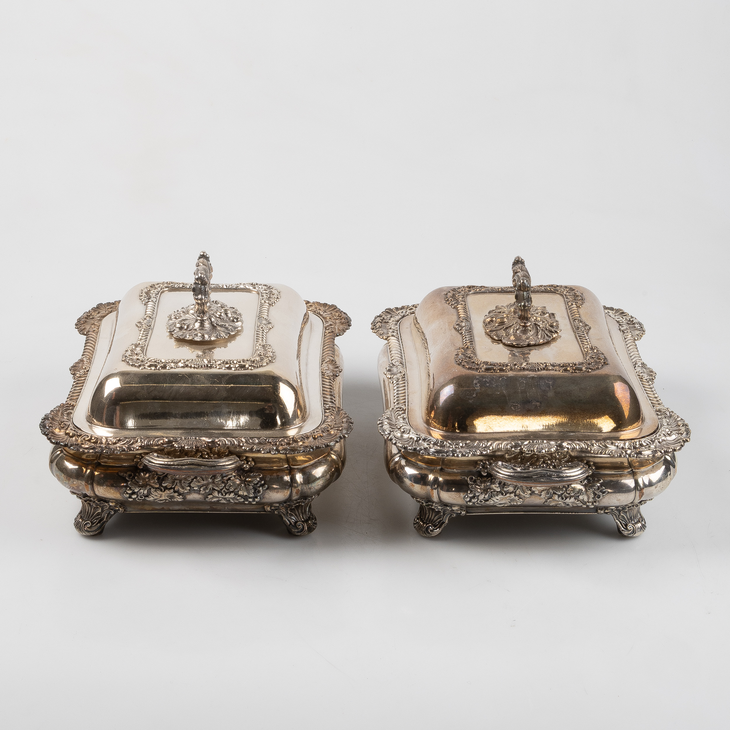 DUBBELKAROTTER, med lock och fat, omkring 1900.