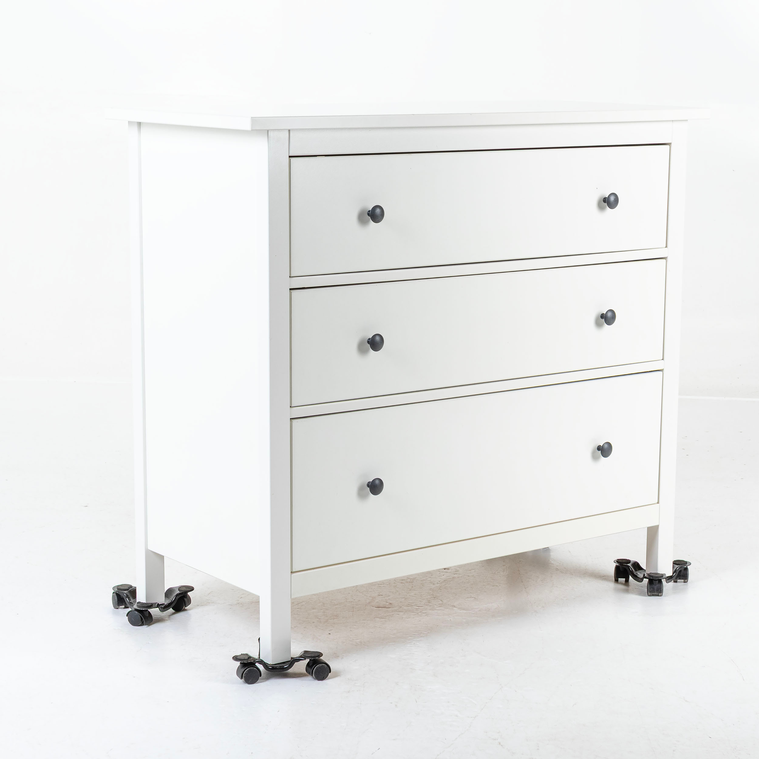 BYRÅ, 3 - lådig, samtida tillverkning.