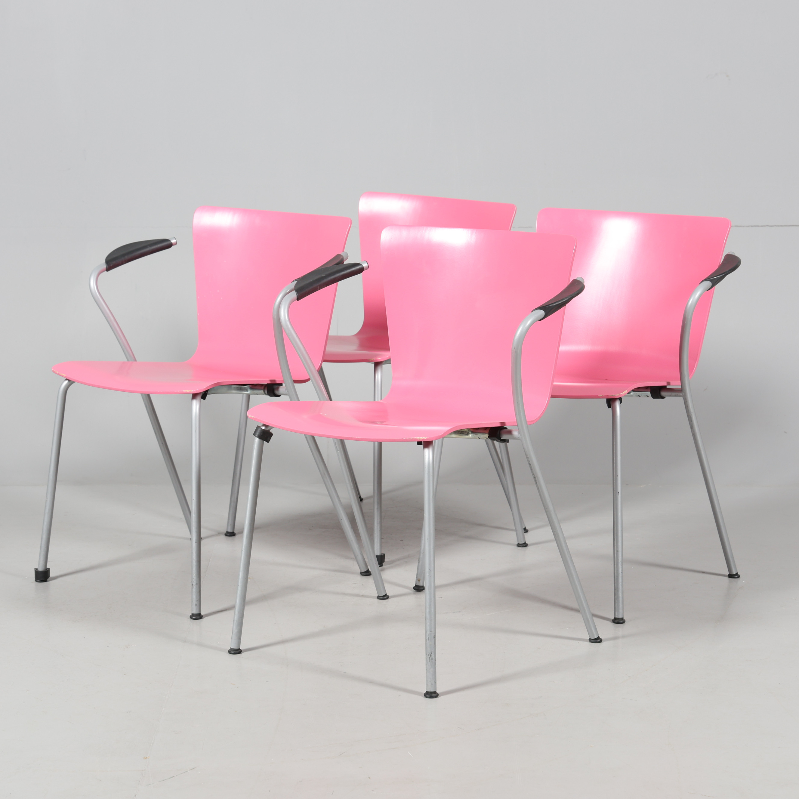 VICO MAGISTRETTI. KARMSTOLAR, 4 st, "Vico Duo" för Fritz Hansen, 1997.