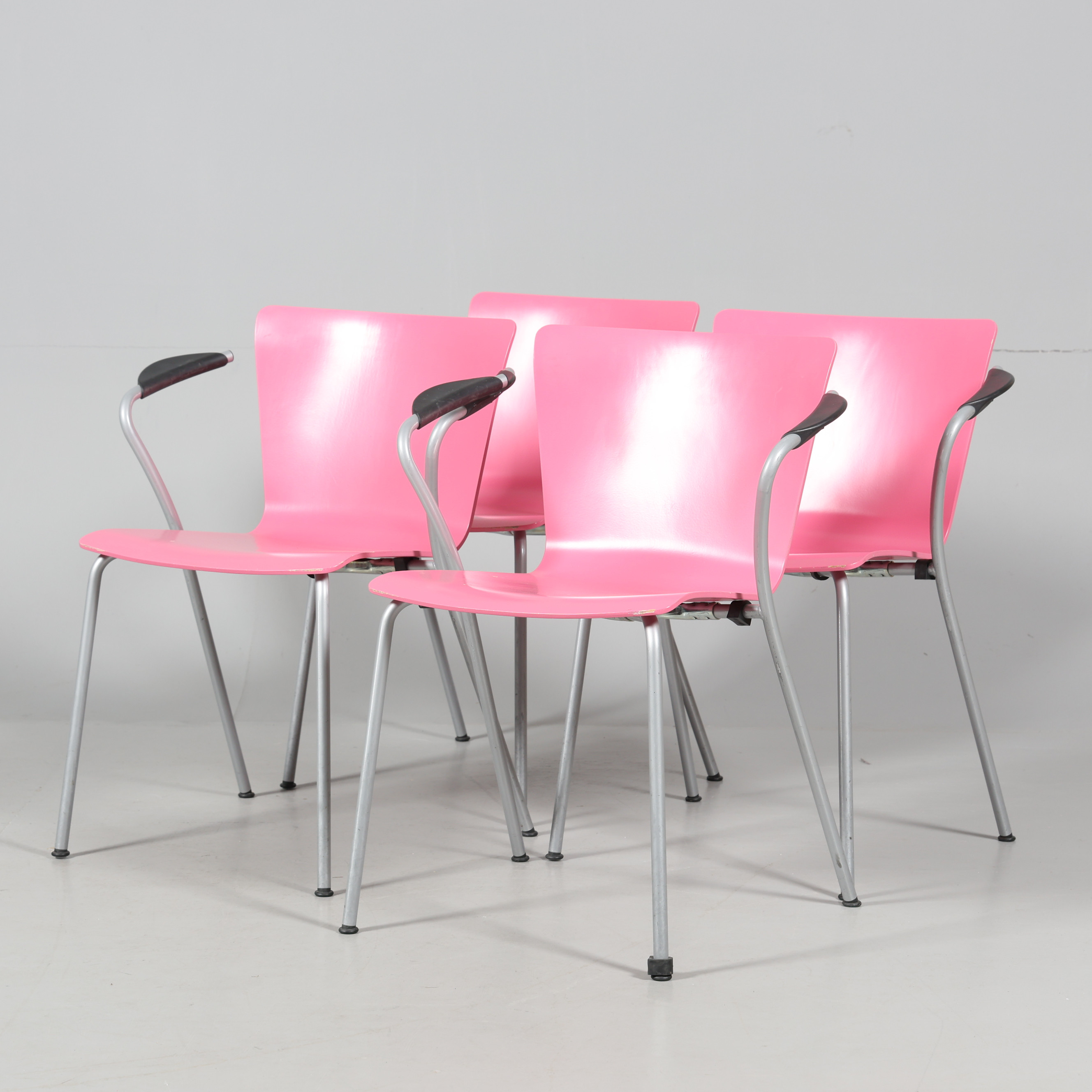 VICO MAGISTRETTI. KARMSTOLAR, 4 st, "Vico Duo" för Fritz Hansen, 1997.