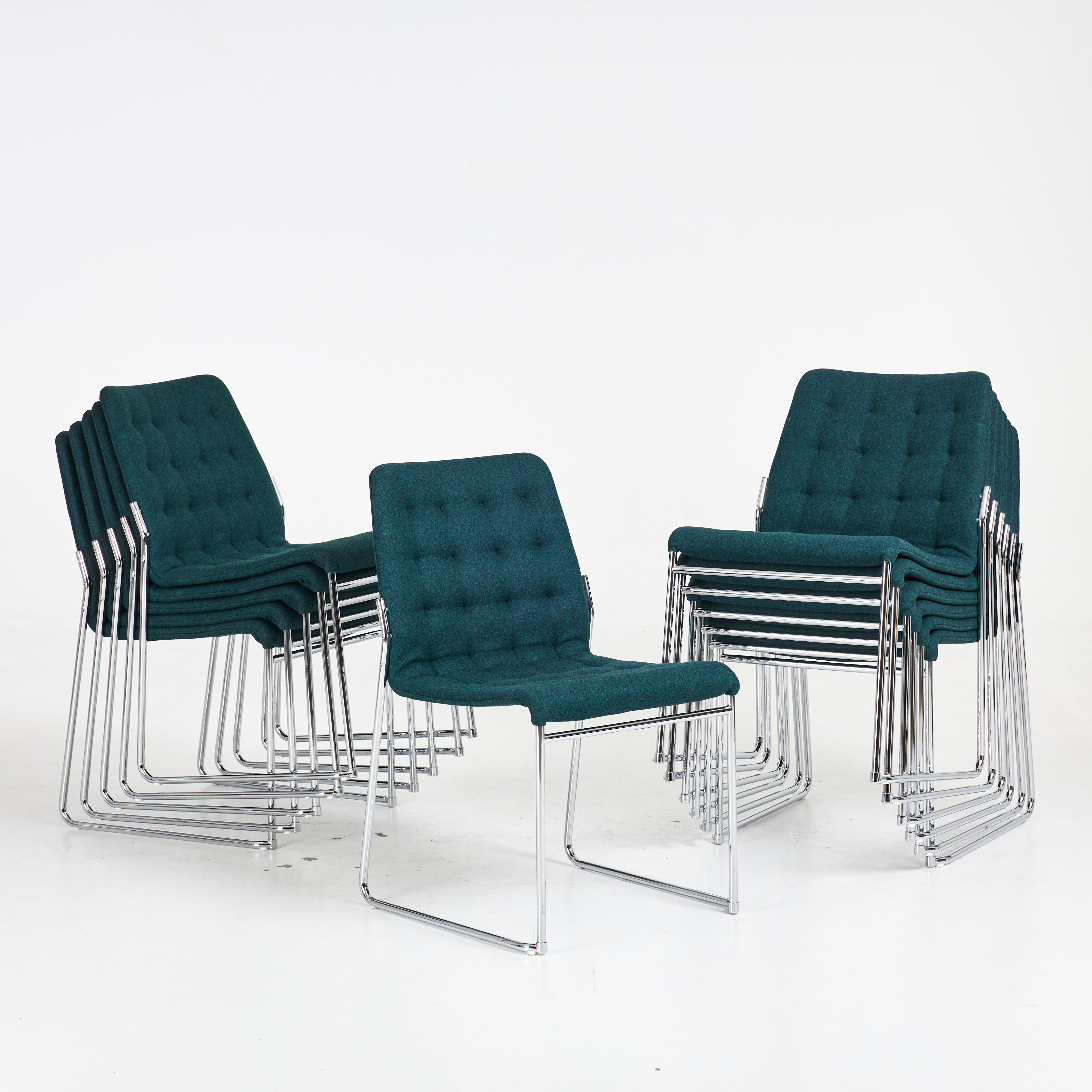 BRUNO MATHSSON. Stolar, 12 st, "Mio", kromad stomme, textilklädsel.