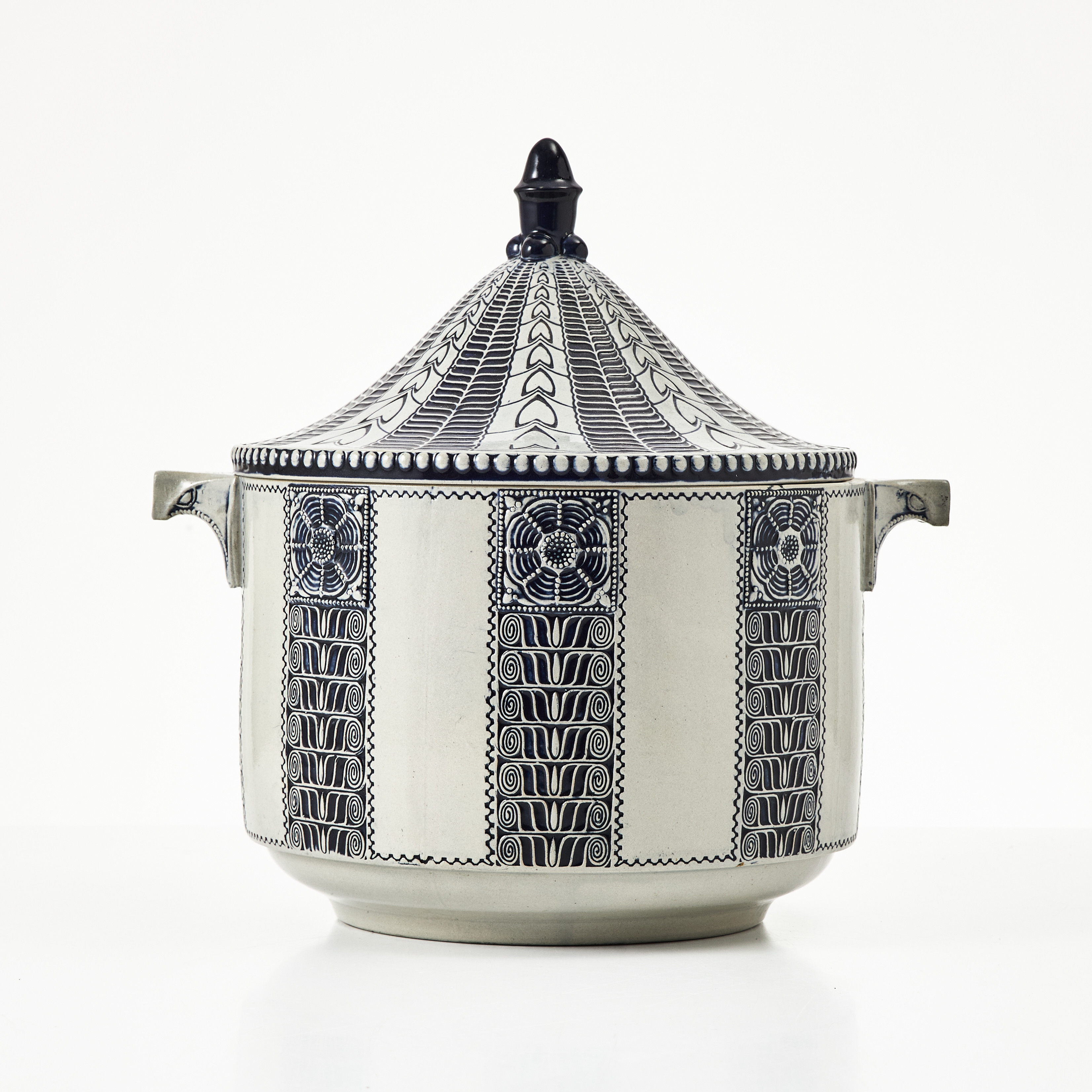 REINHOLD MERKELBACH. karott, Tyskland, glaserad keramik, märkt Grenzhausen, 1900-talets första hälft.