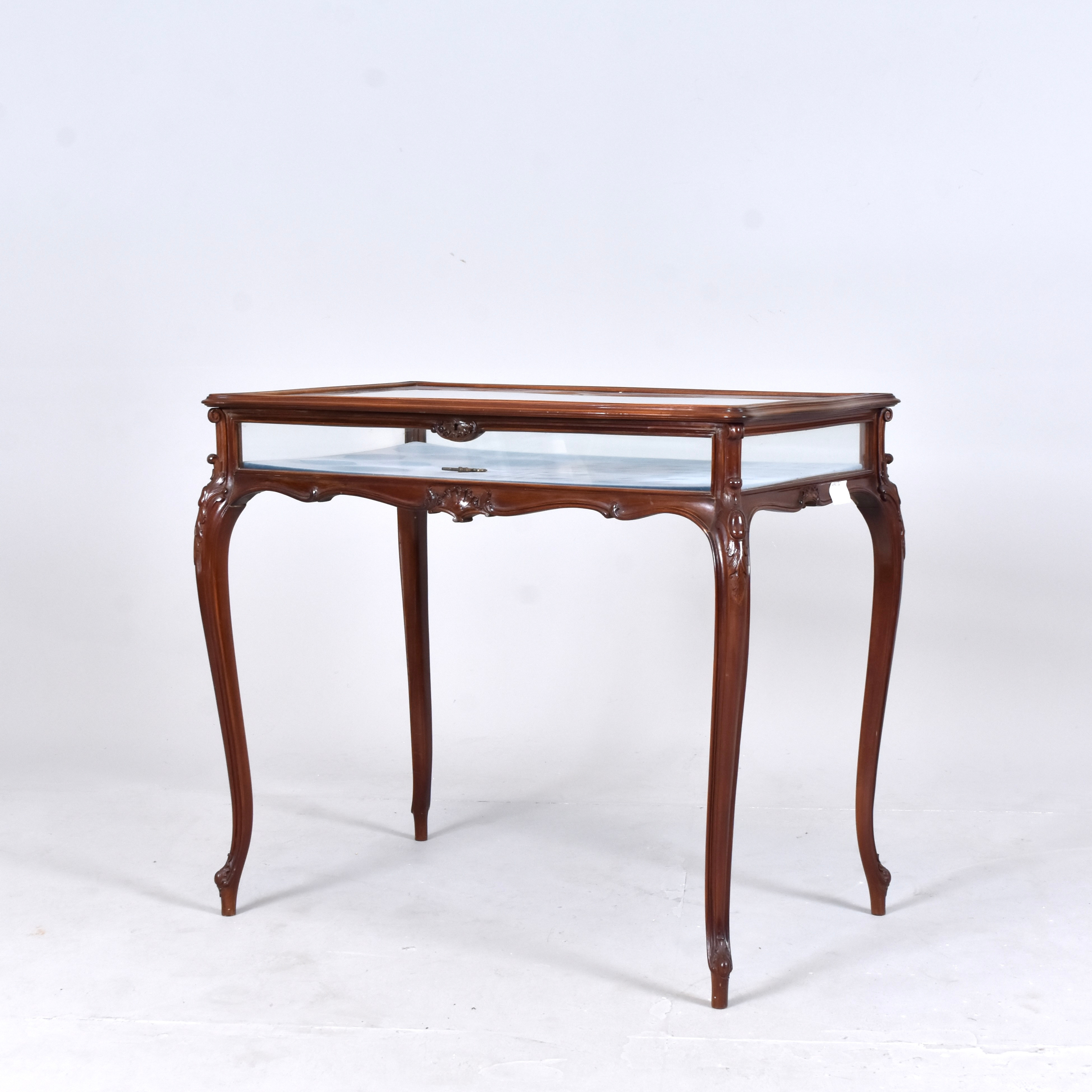 VITRINBORD, mahogny, 1900-talets 1 hälft.