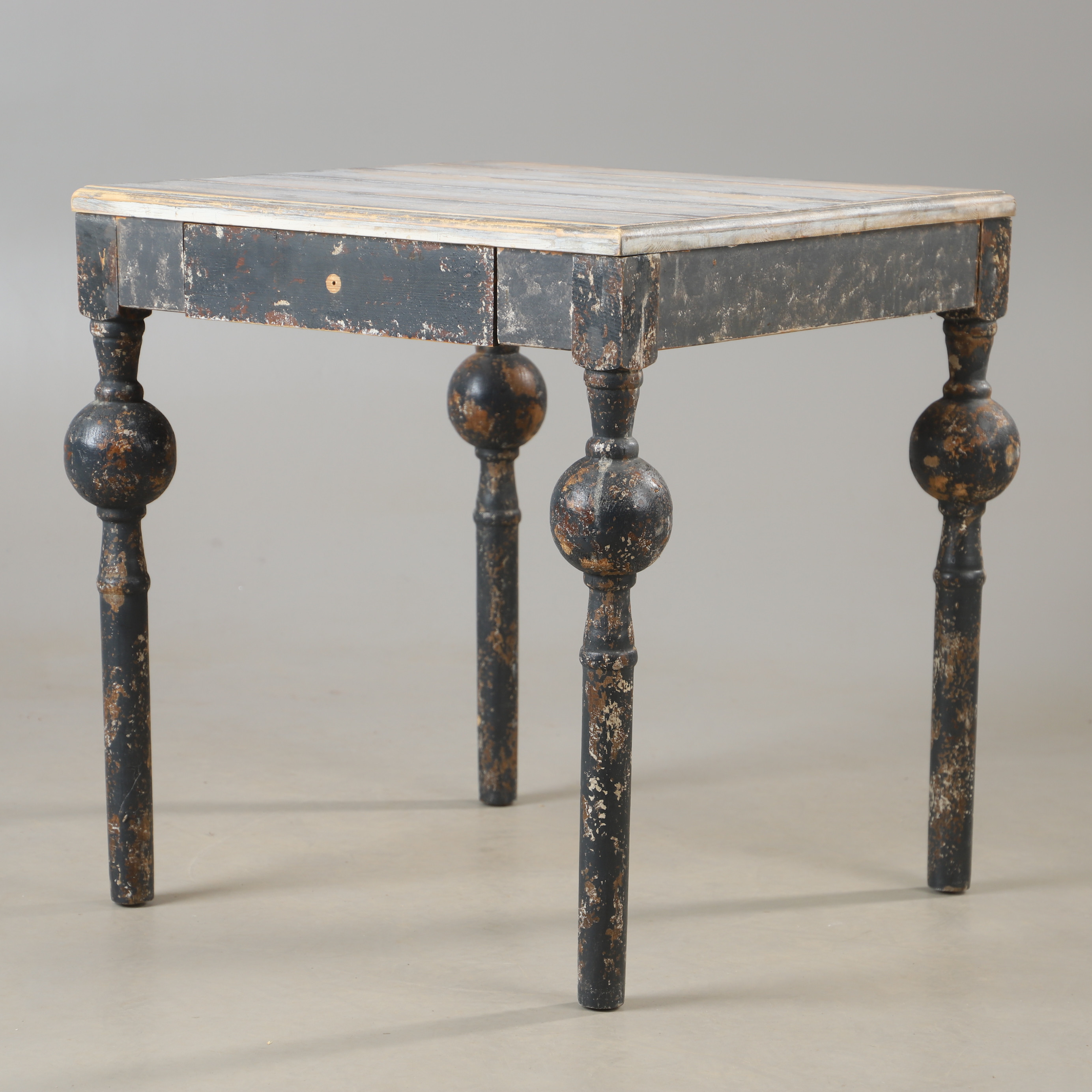 BORD, målat, 1900-talets andra hälft.