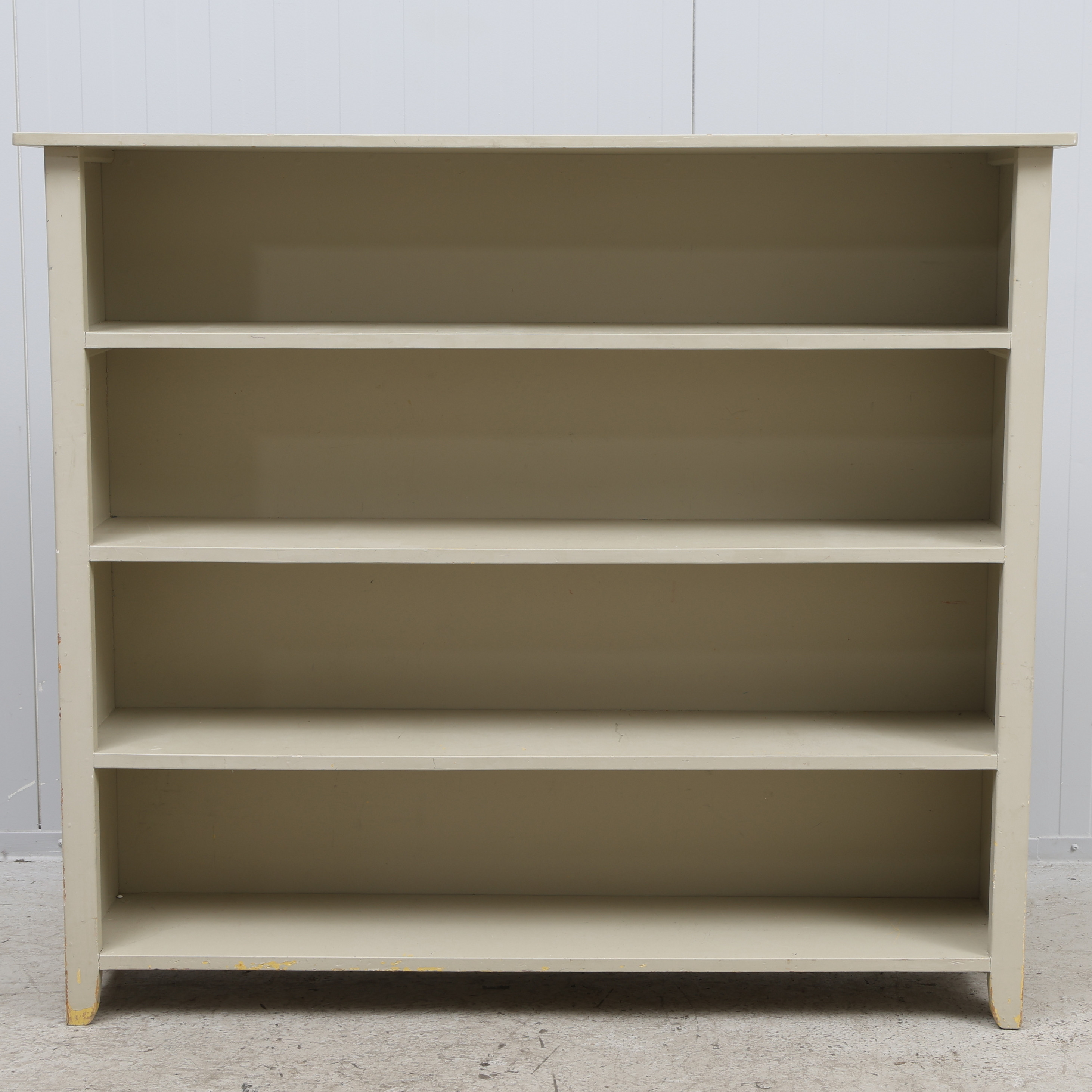 BOKHYLLA, bemålat trä, 1900-tal.