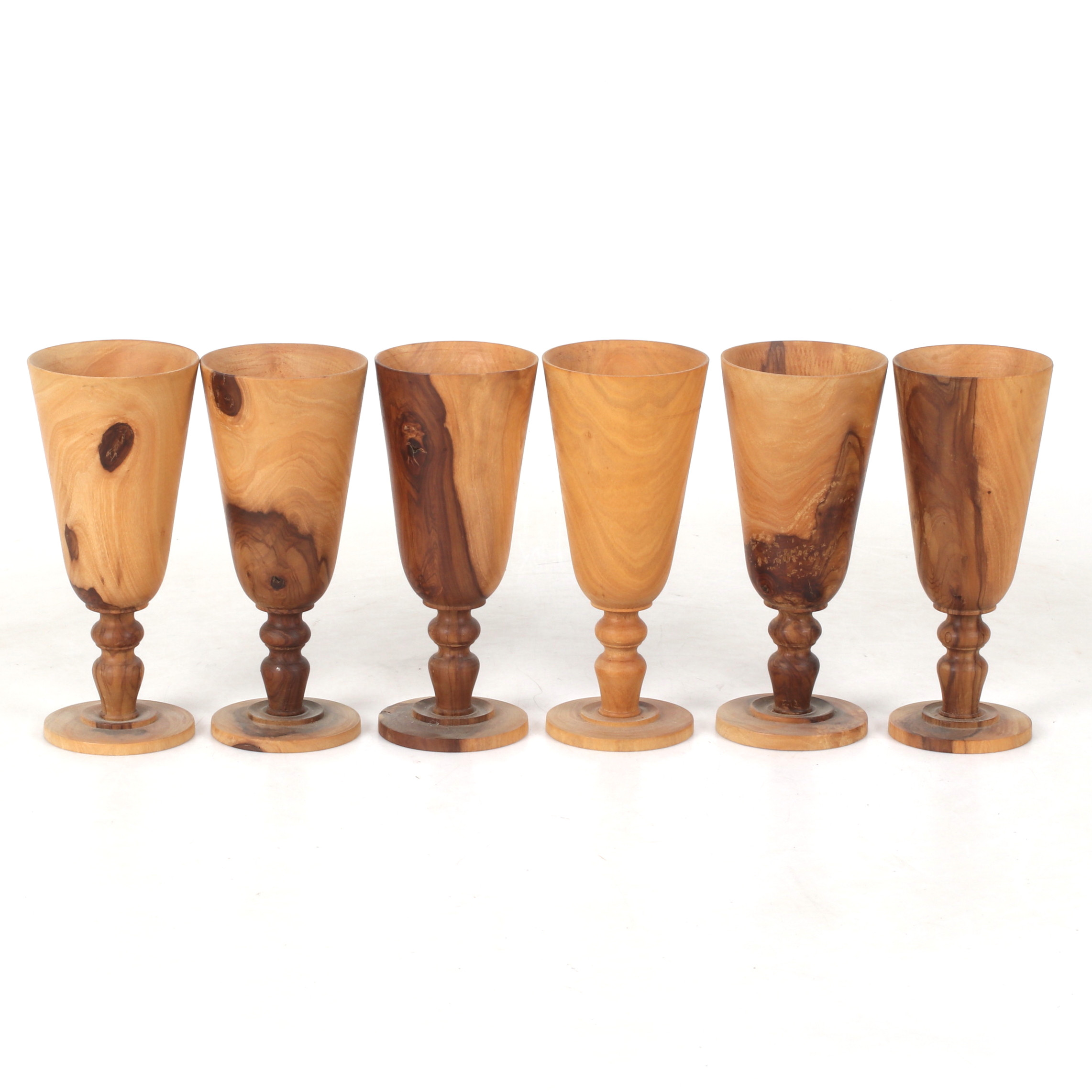 VINGLAS, 6 st, svarvat trä, 1900-talets andra hälft.