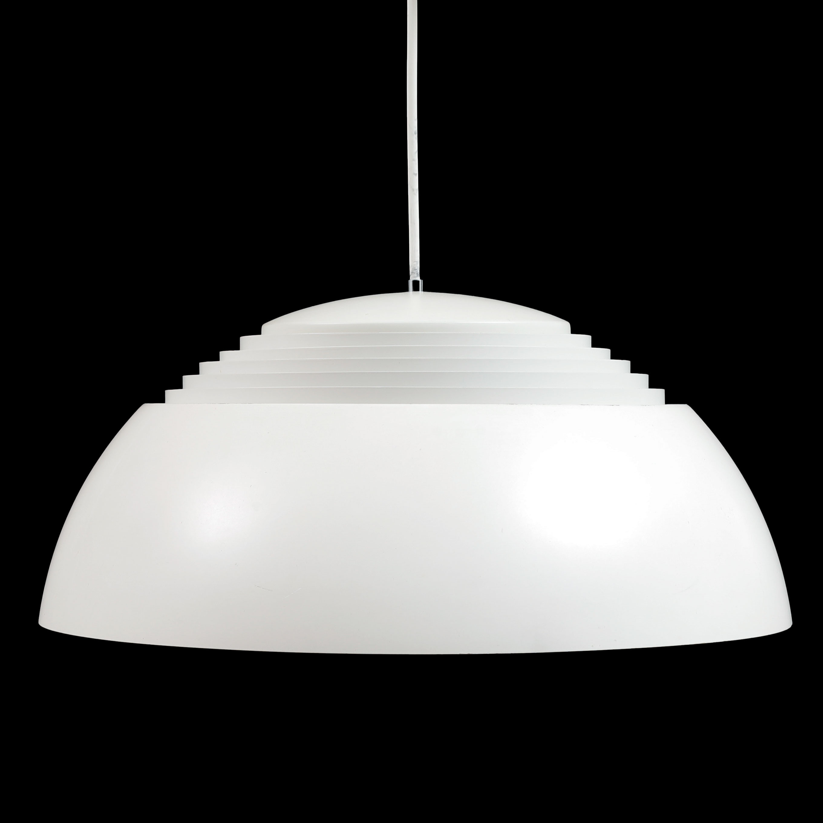 ARNE JACOBSEN. Taklampa, "AJ Royal Pendel", Louis Poulsen.