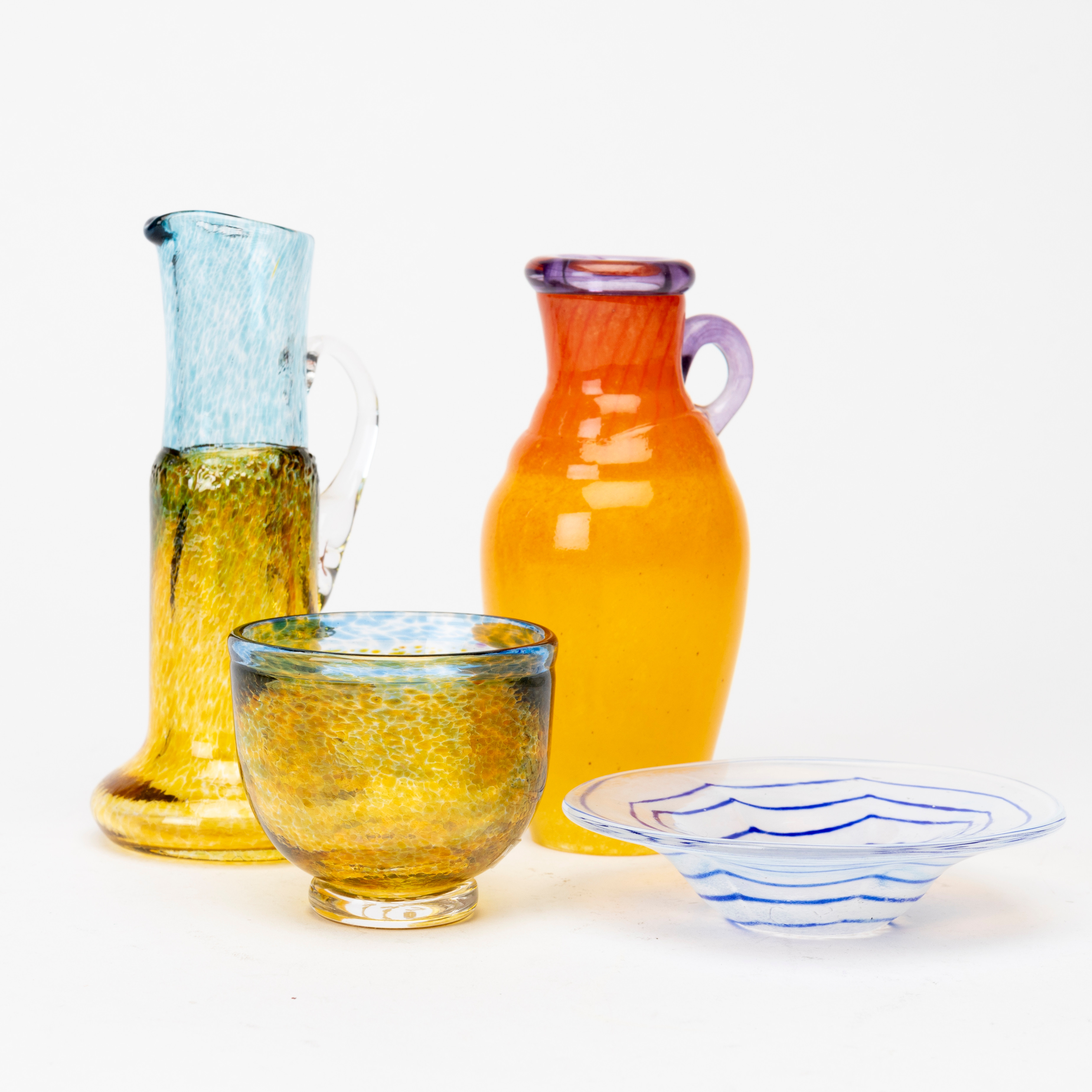 MINIATYRER, Vaser och skålar, 4 st, bland annat Bertil Vallien och Kjell Engman för Kosta Boda.