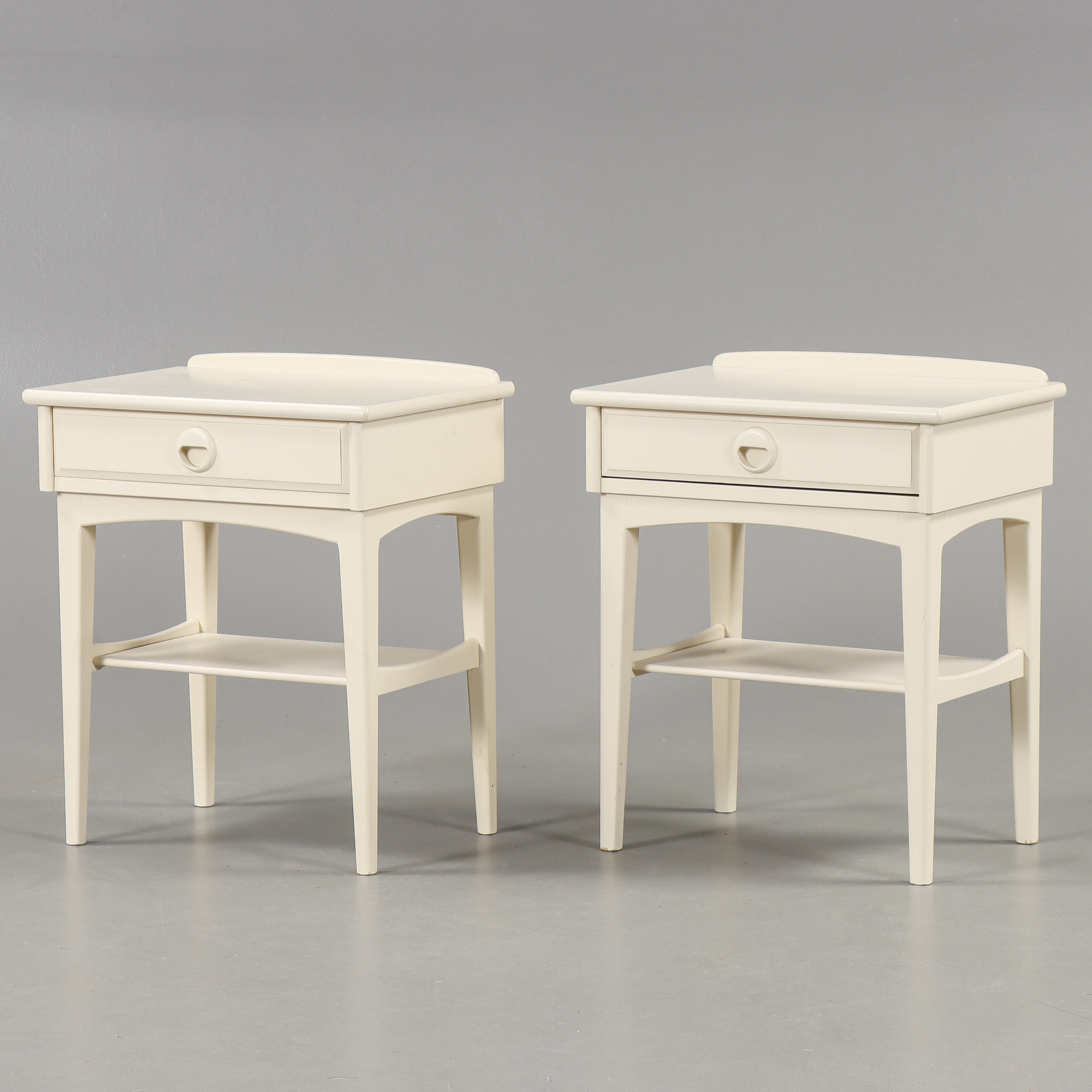 SÄNGBORD 1 par "Modell 002" Steen & Strøm Møbelfabrikk A/S, Lillehammer, Norge ca 1970.