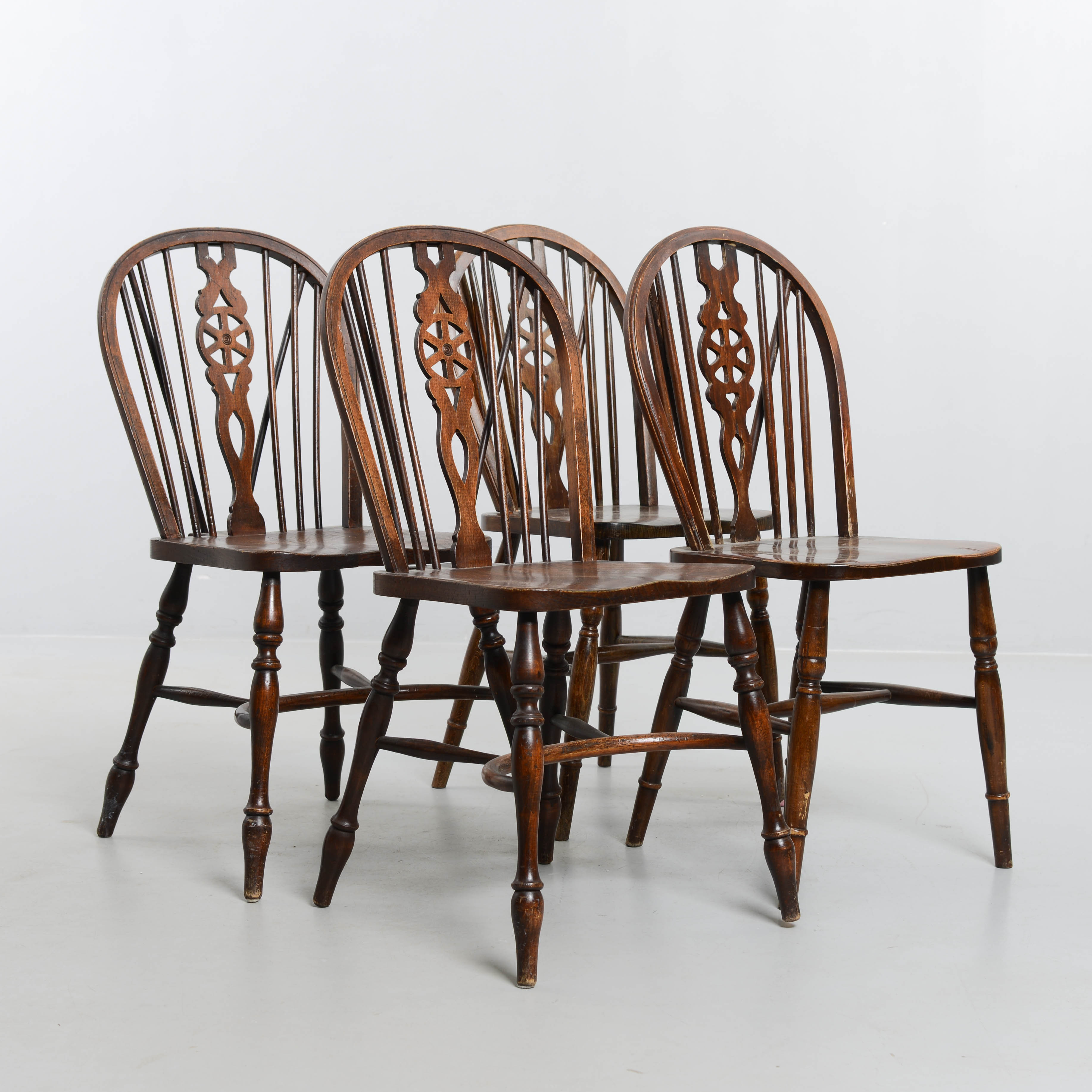 STOLAR, 4 st, Windsor-modell, engelsk stil, 1900-talets andra del.