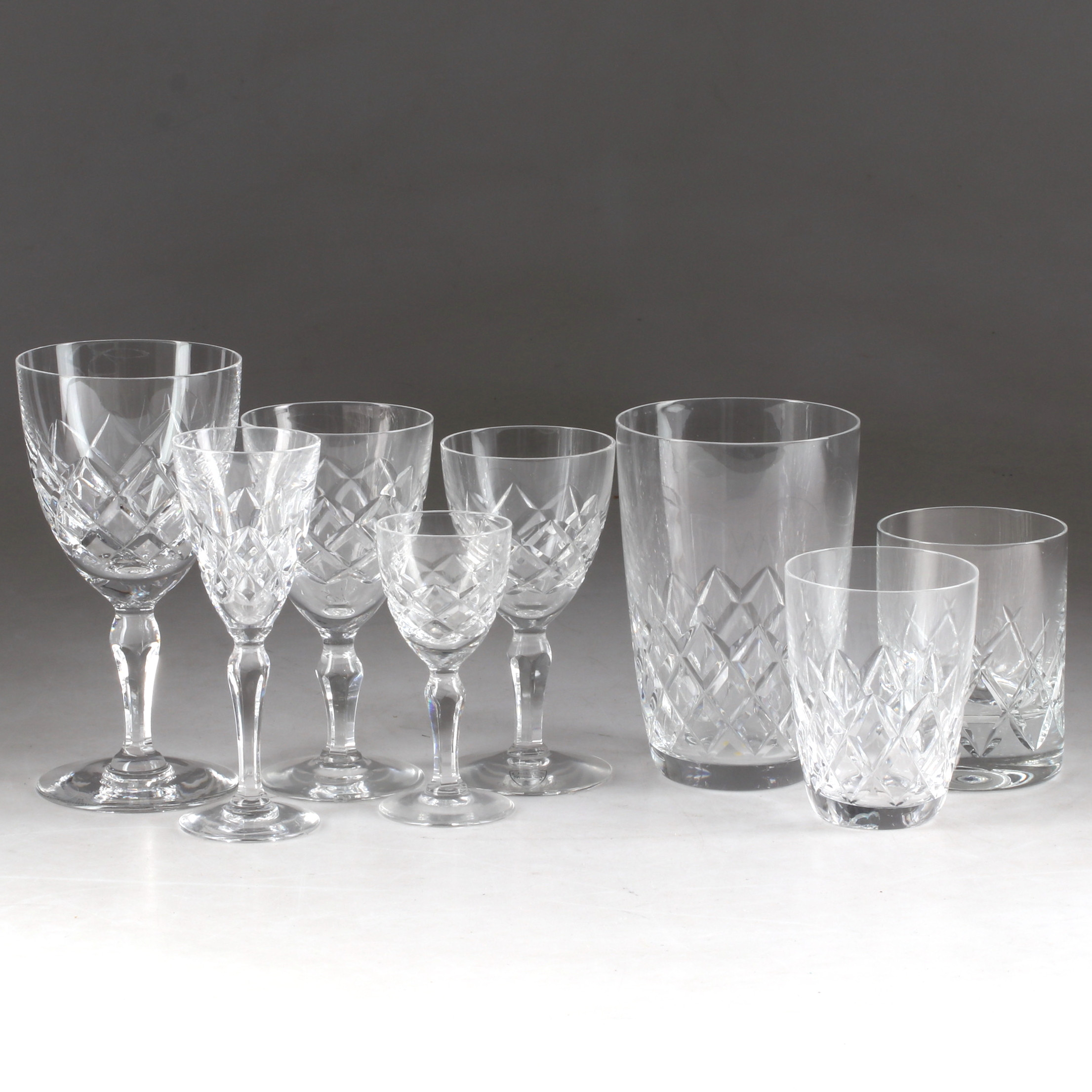 GUNNAR CYRÉN. Glasservisdelar, 63 st, "Karolina", glas, Orrefors.