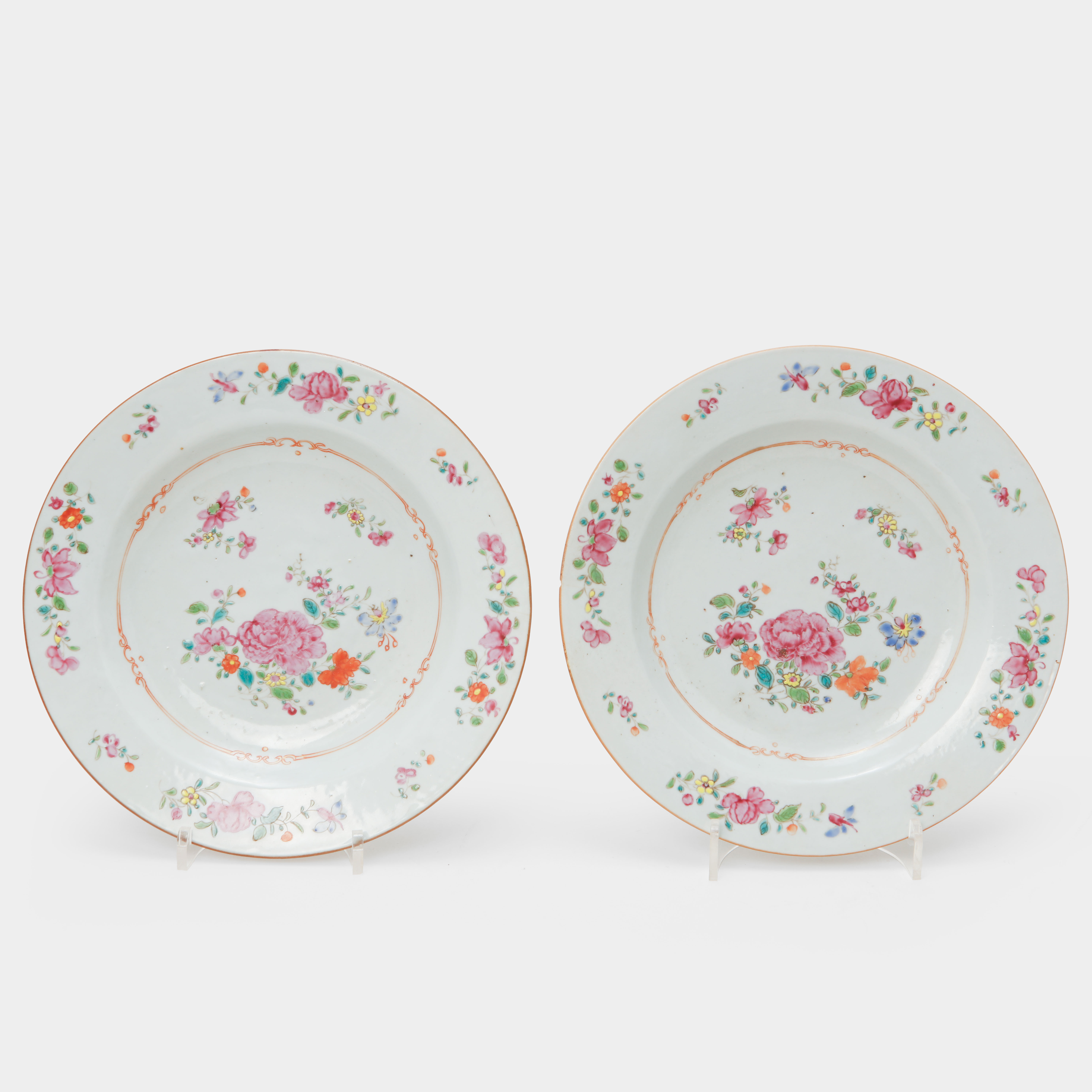 TALLRIKAR, 2 st, porslin, Kina, 1700-tal.