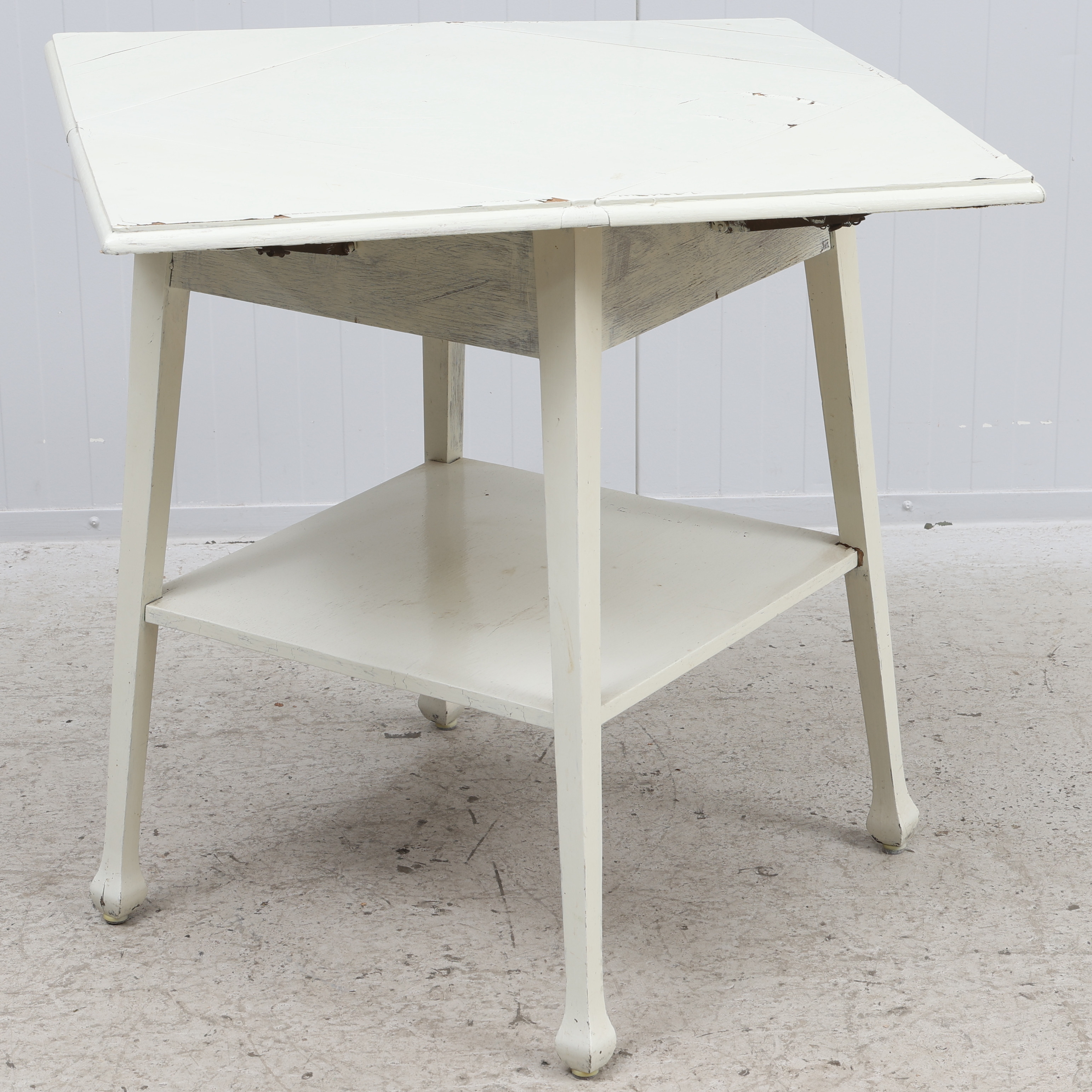 KUVERTBORD, bemålat trä, jugend, 1900-talets början.