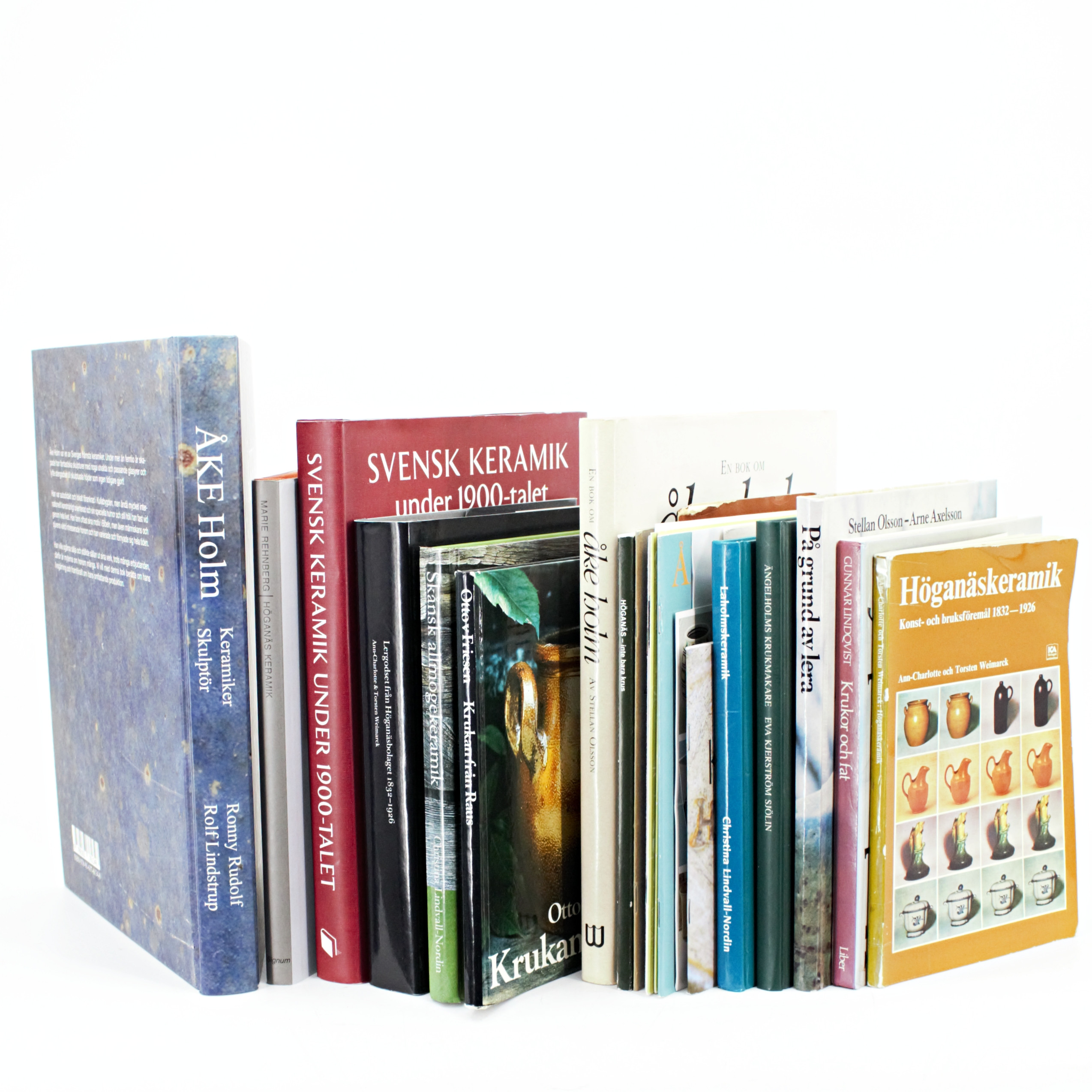 BÖCKER, 12 delar, olika förlag och författare, om keramik från södra Sverige.