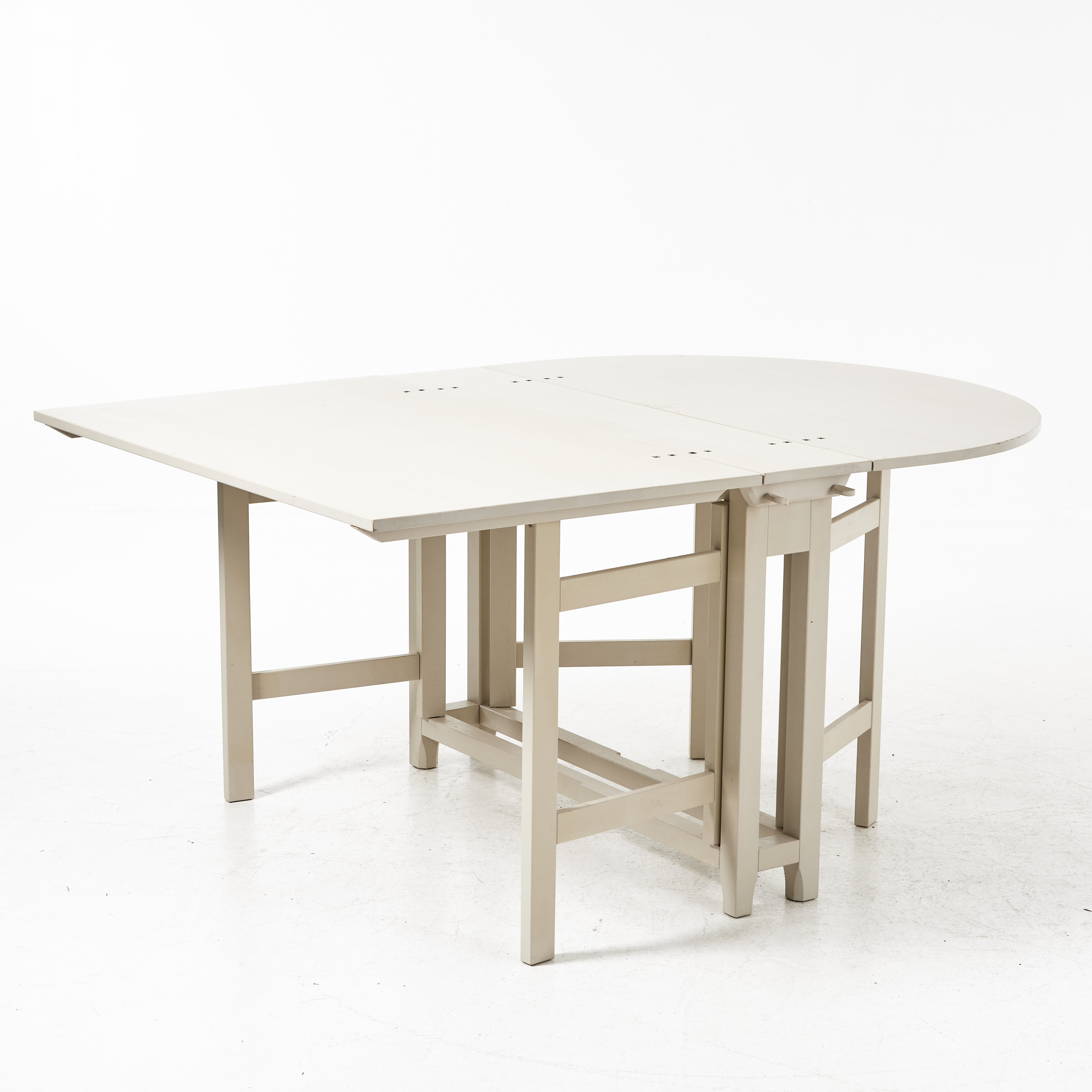 SLAGBORD, "Bergslagen", IKEA, ur 1700-talsserien, bemålat, ett slag rundat, dubbla grindar.