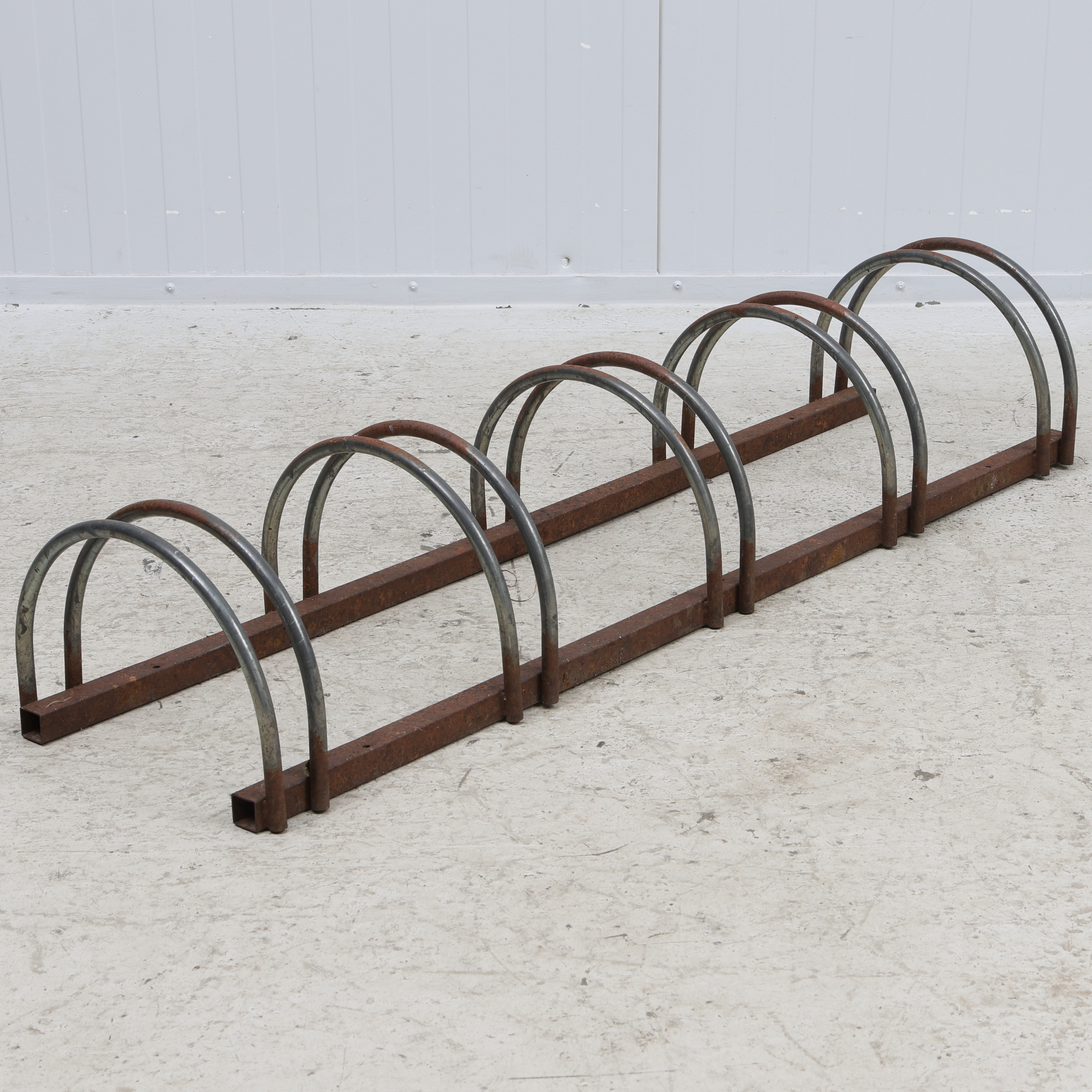 CYKELSTÄLL, plats för 5 cyklar, galvaniserat stål, 1900-talets senare hälft.