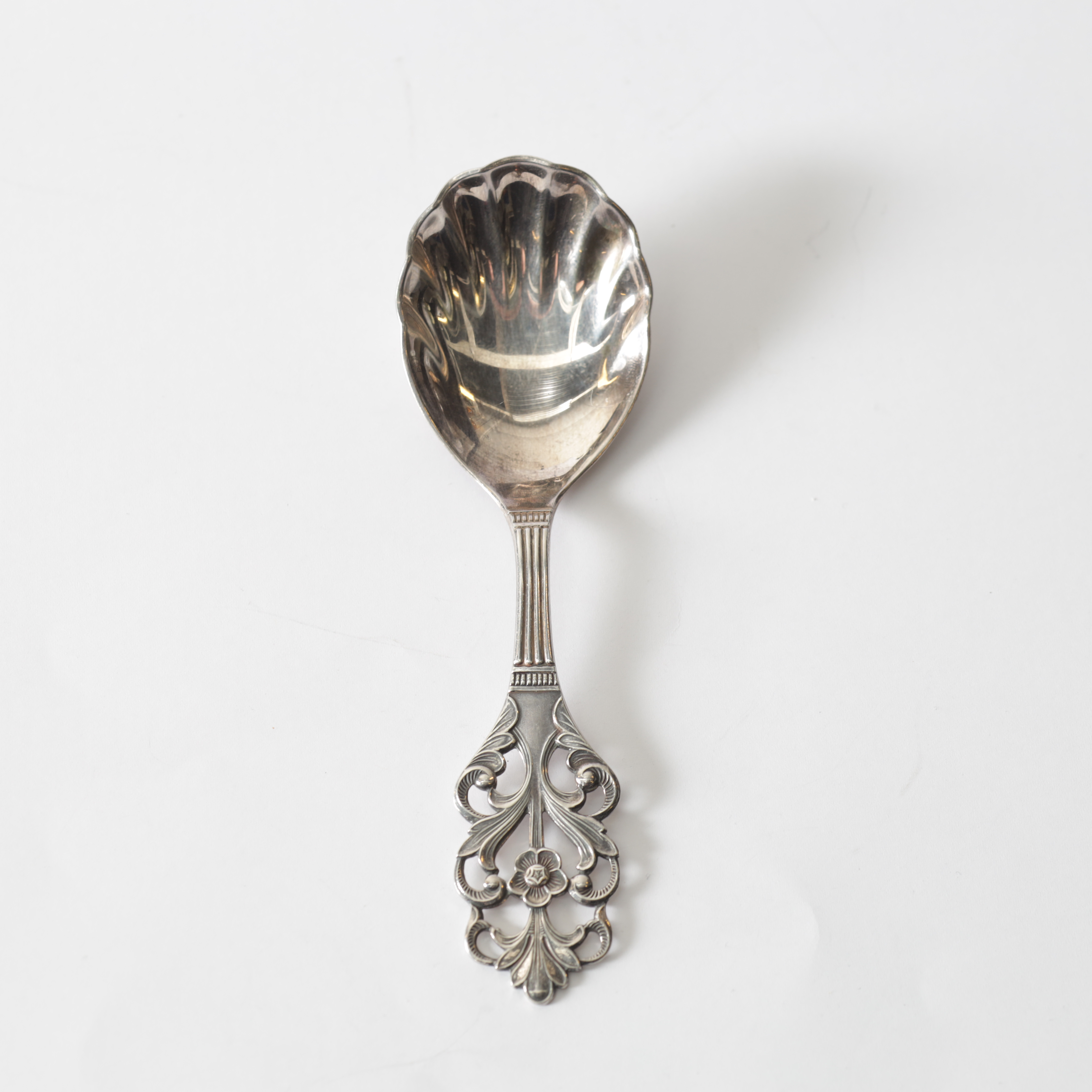 SOCKERSKED, silver, "Viking rose", Thorvald Marthinsen Sølvvarefabrikk, Tønsberg, Norge. Totalvikt ca 20,6 gram.